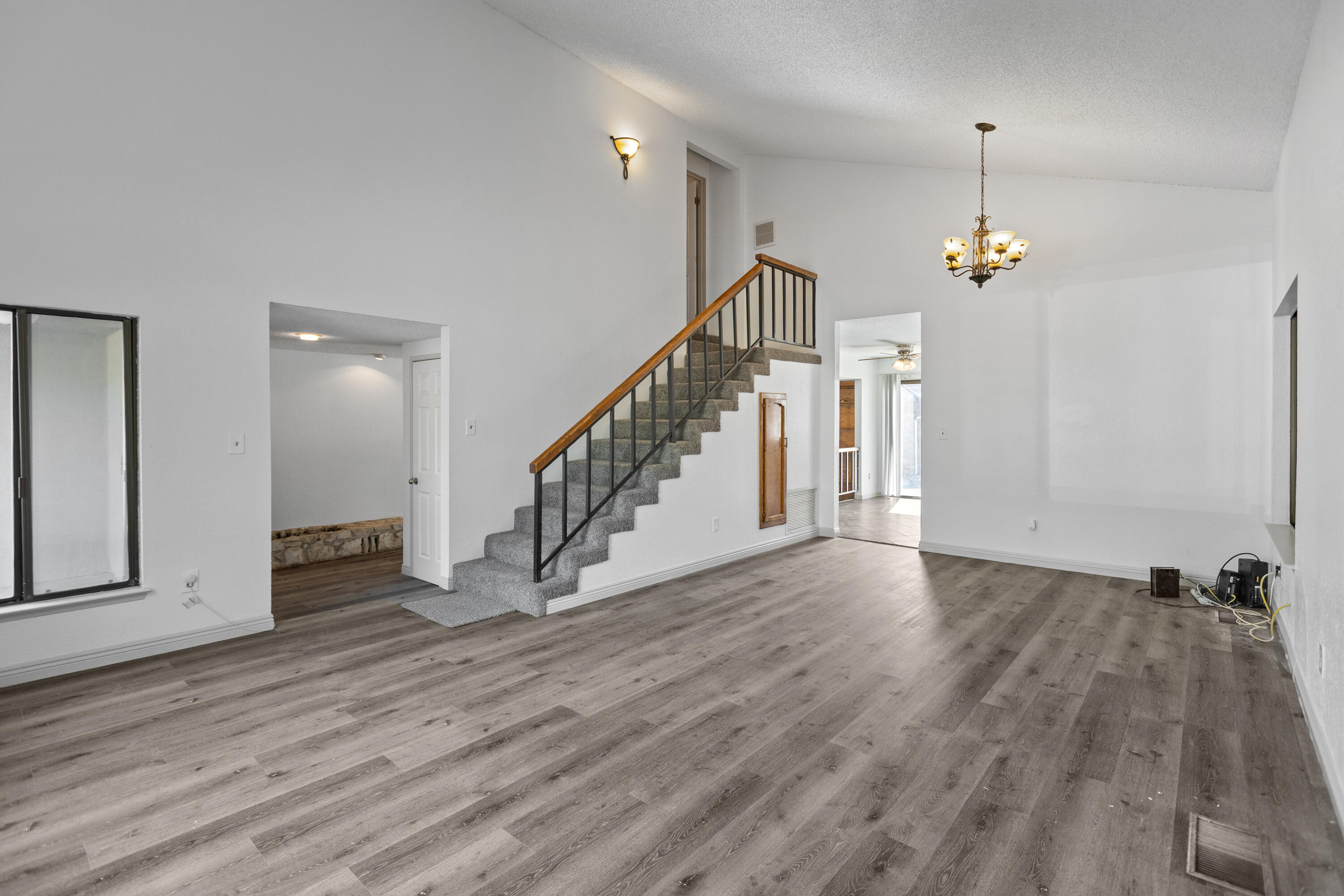 91 Heatherwood Ct, Porterville, CA 93257