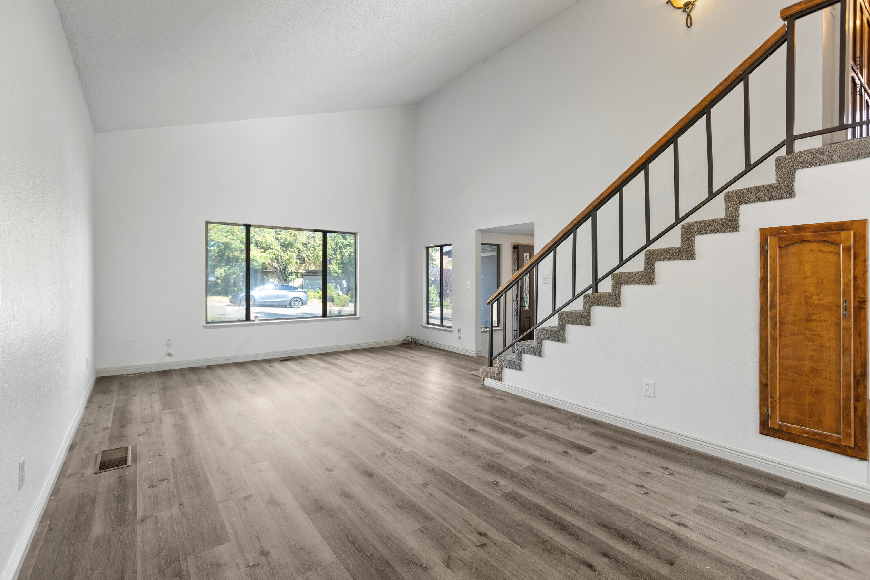 91 Heatherwood Ct, Porterville, CA 93257