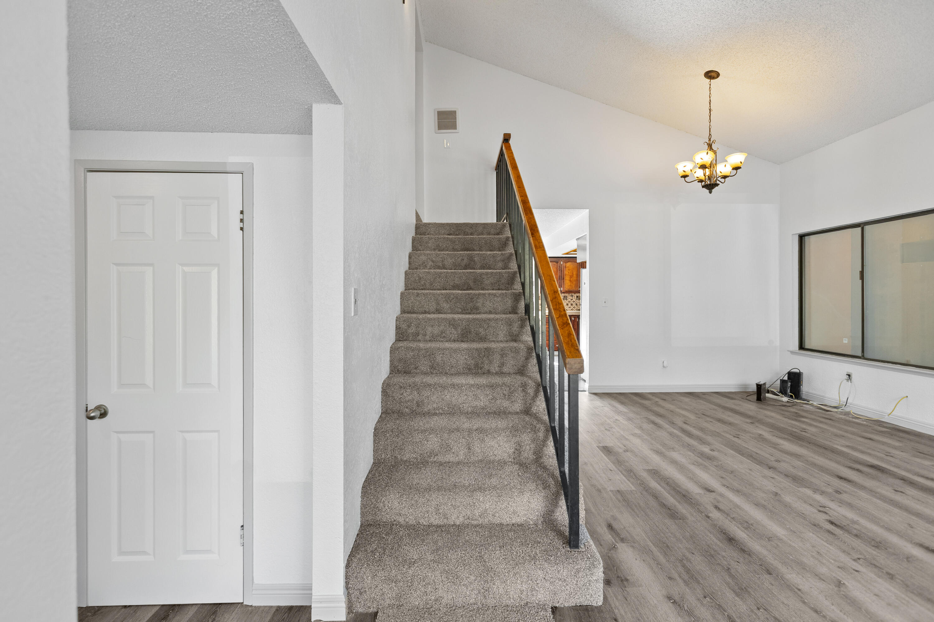 91 Heatherwood Ct, Porterville, CA 93257