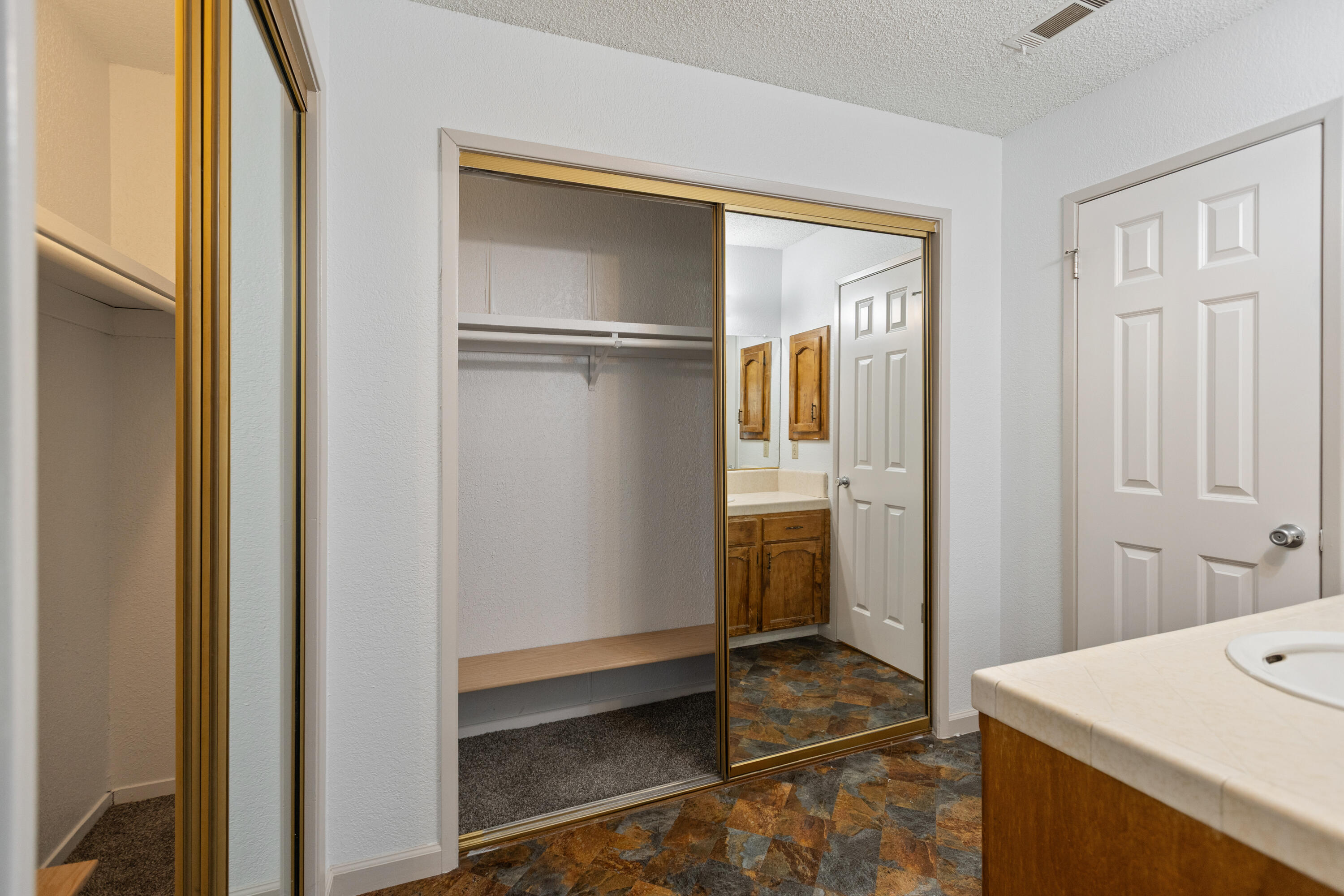 91 Heatherwood Ct, Porterville, CA 93257