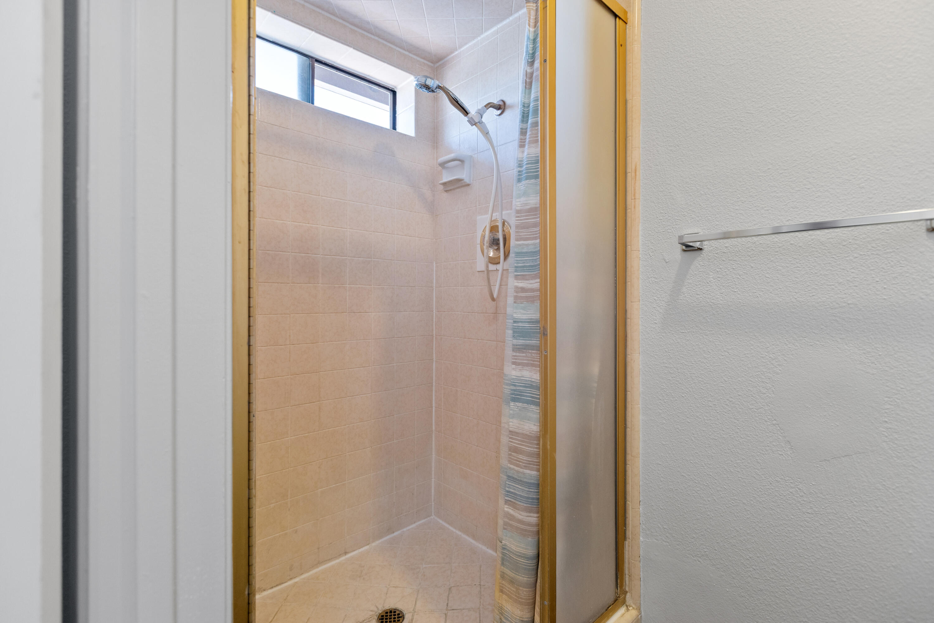 91 Heatherwood Ct, Porterville, CA 93257