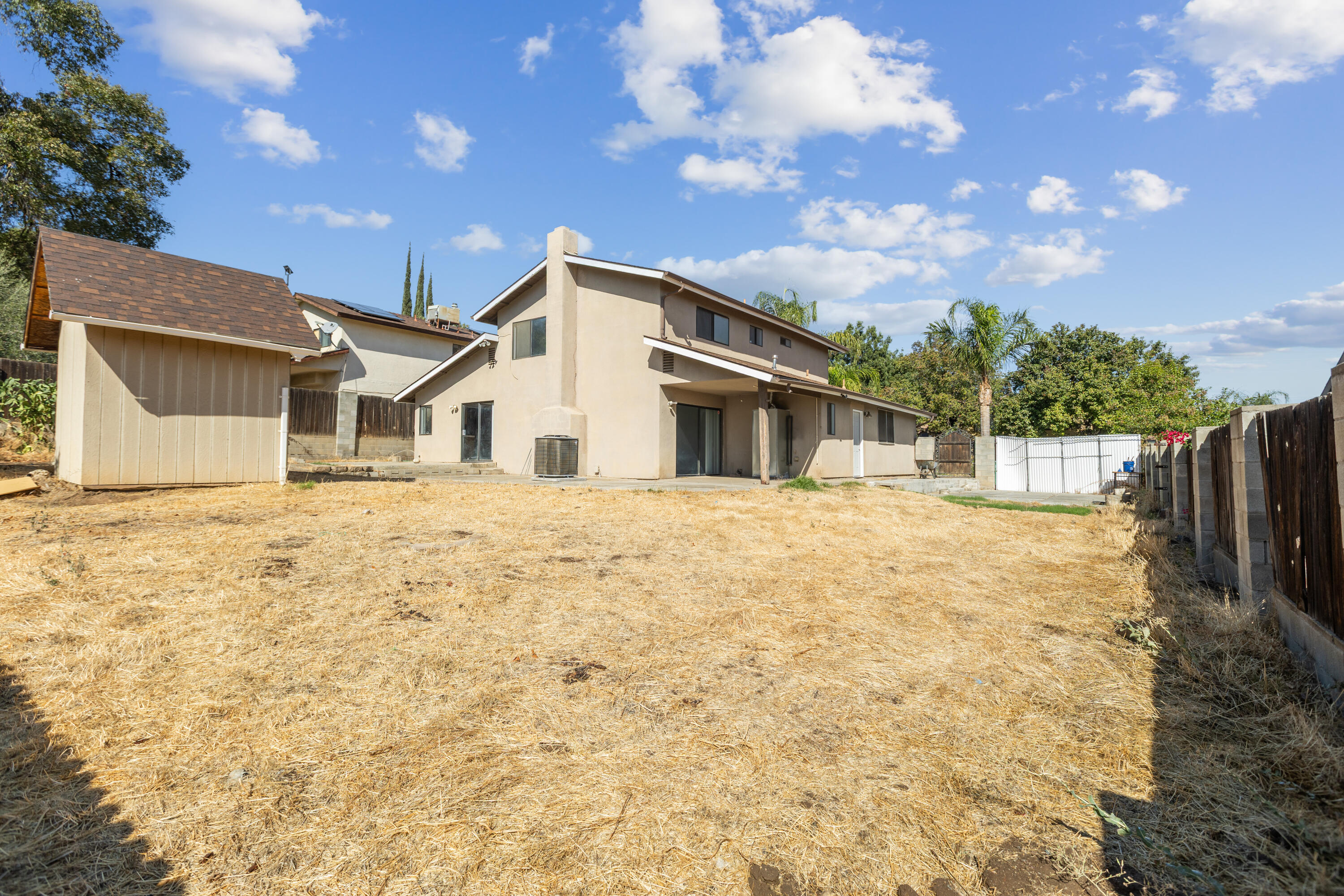 91 Heatherwood Ct, Porterville, CA 93257
