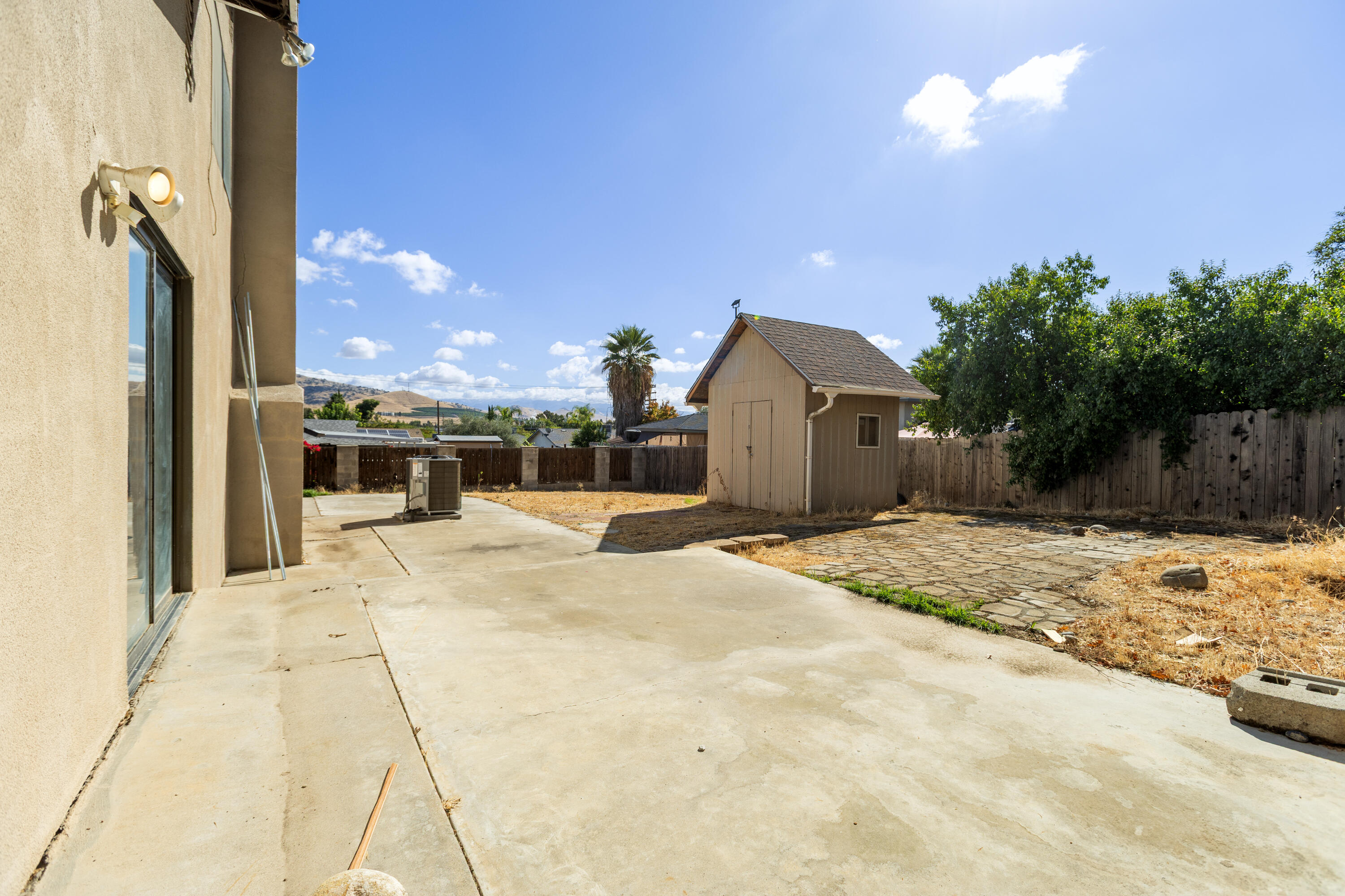 91 Heatherwood Ct, Porterville, CA 93257