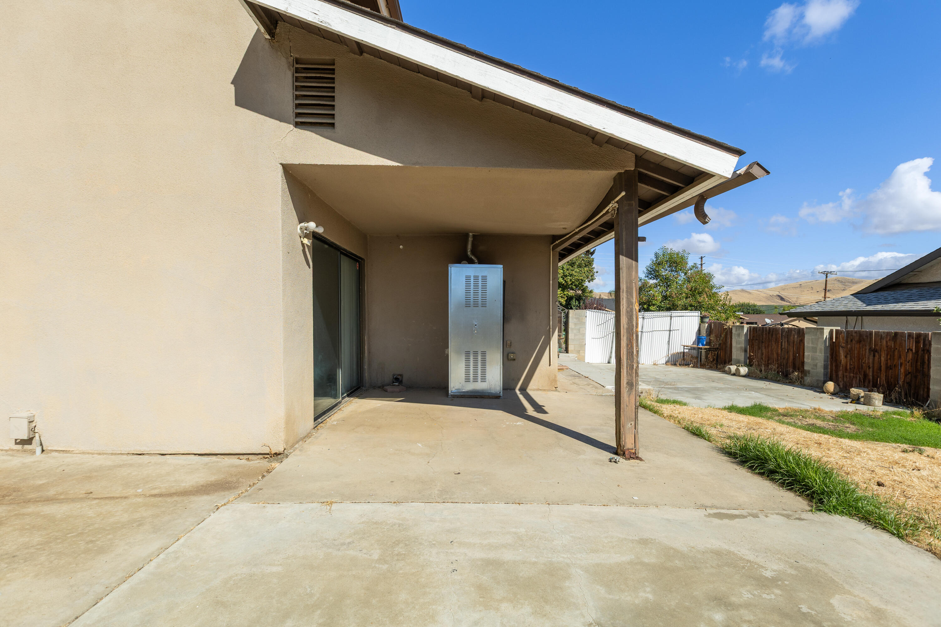 91 Heatherwood Ct, Porterville, CA 93257