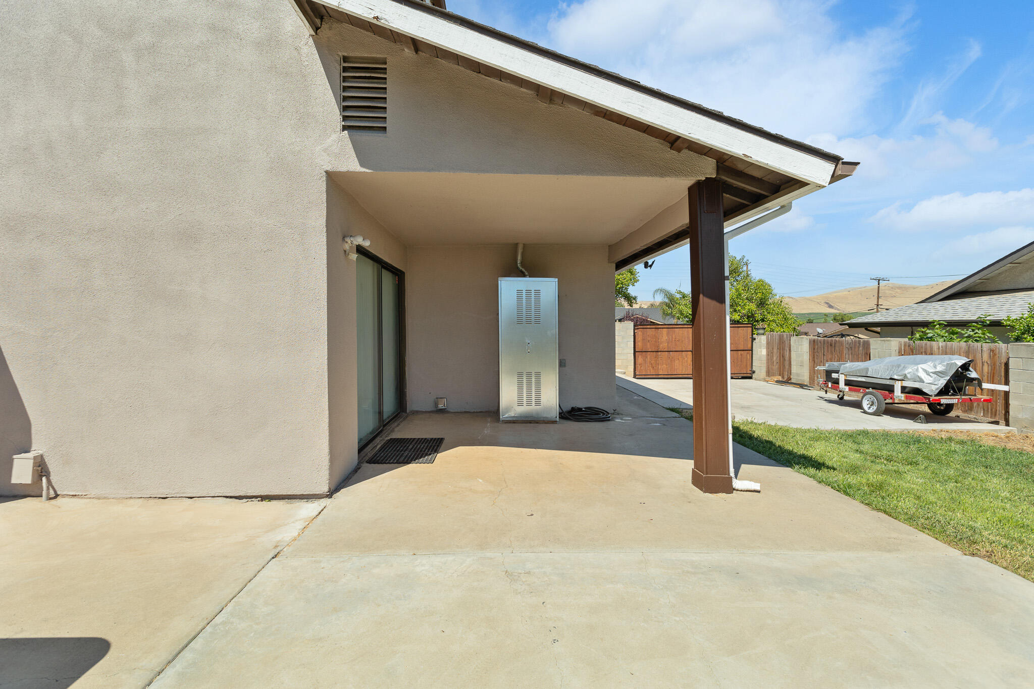 91 Heatherwood Ct, Porterville, CA 93257