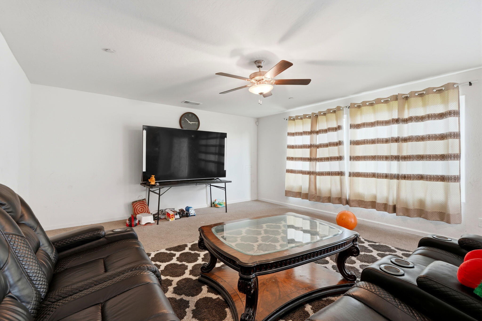 2456 Wolf Creek Pl, Tulare, CA 93274