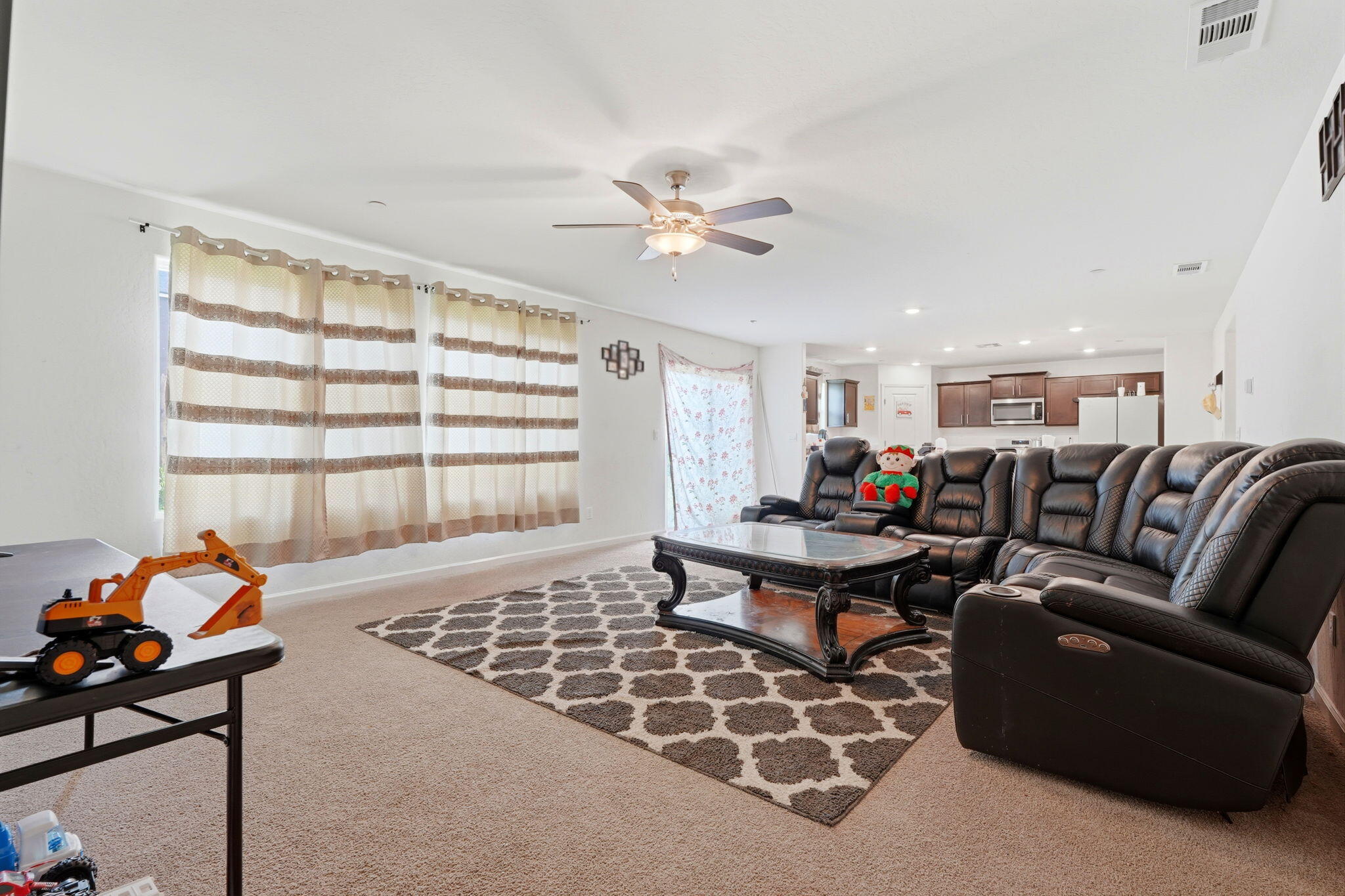 2456 Wolf Creek Pl, Tulare, CA 93274