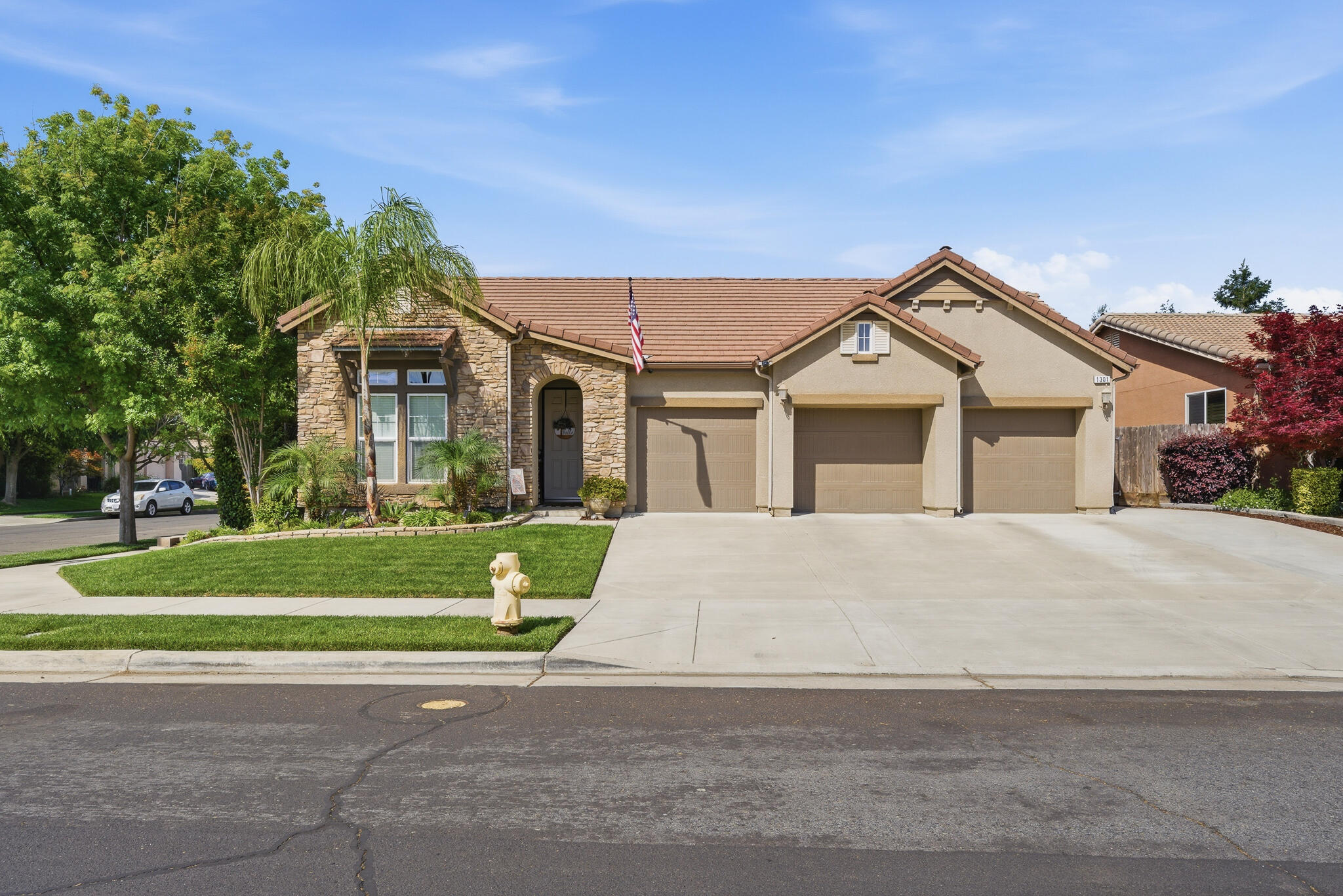 1301 N University Ct, Visalia, CA 93291