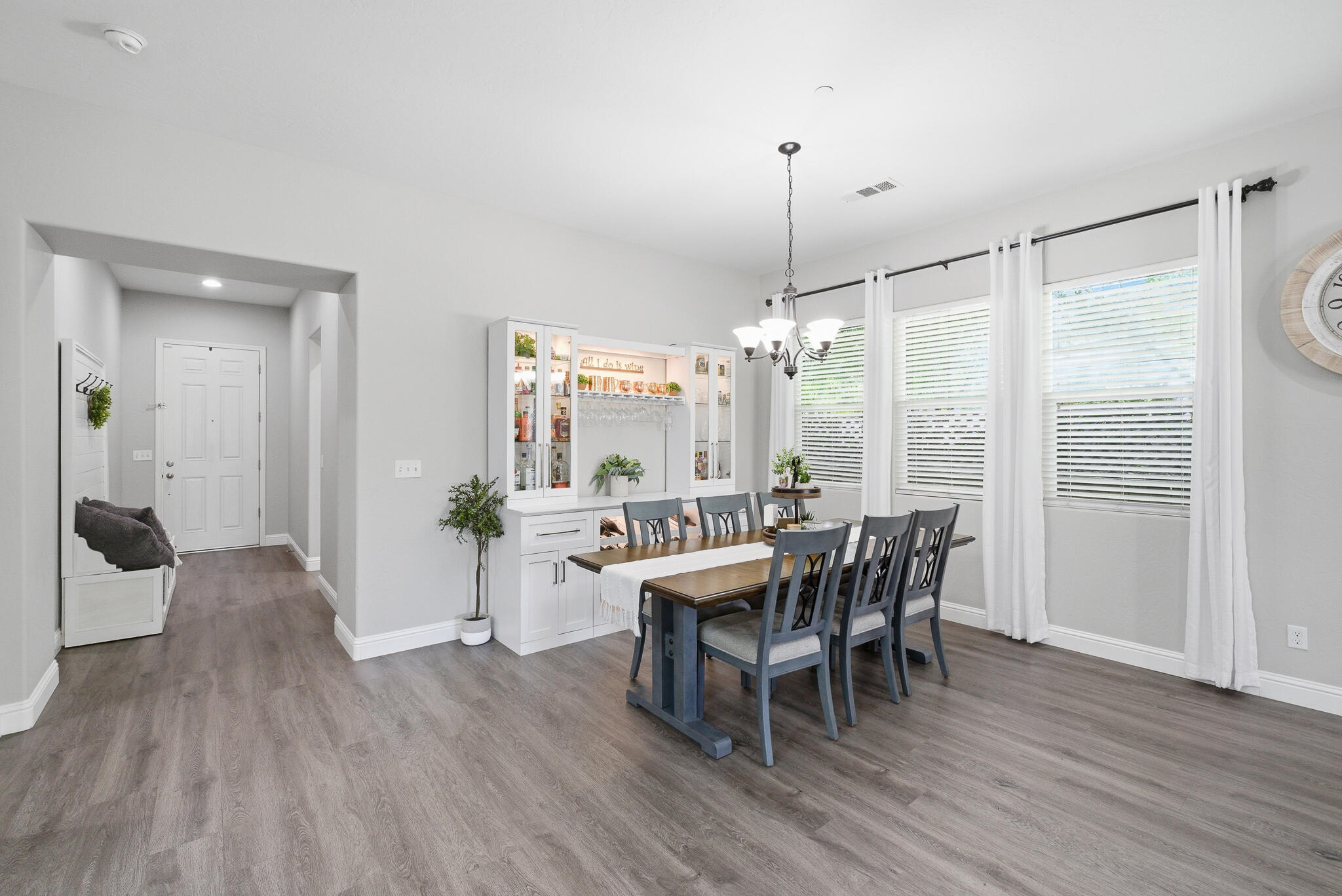 1301 N University Ct, Visalia, CA 93291