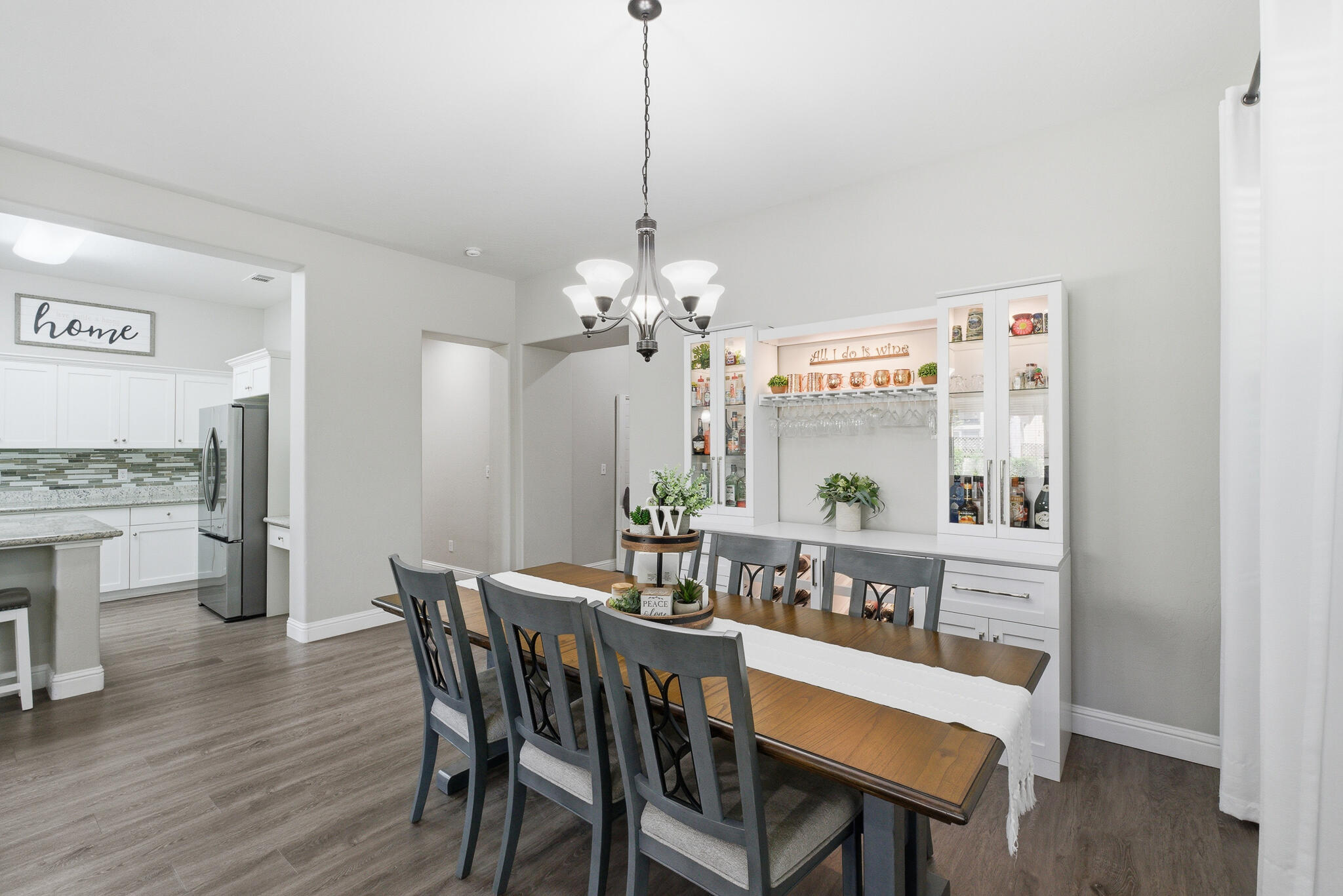 1301 N University Ct, Visalia, CA 93291