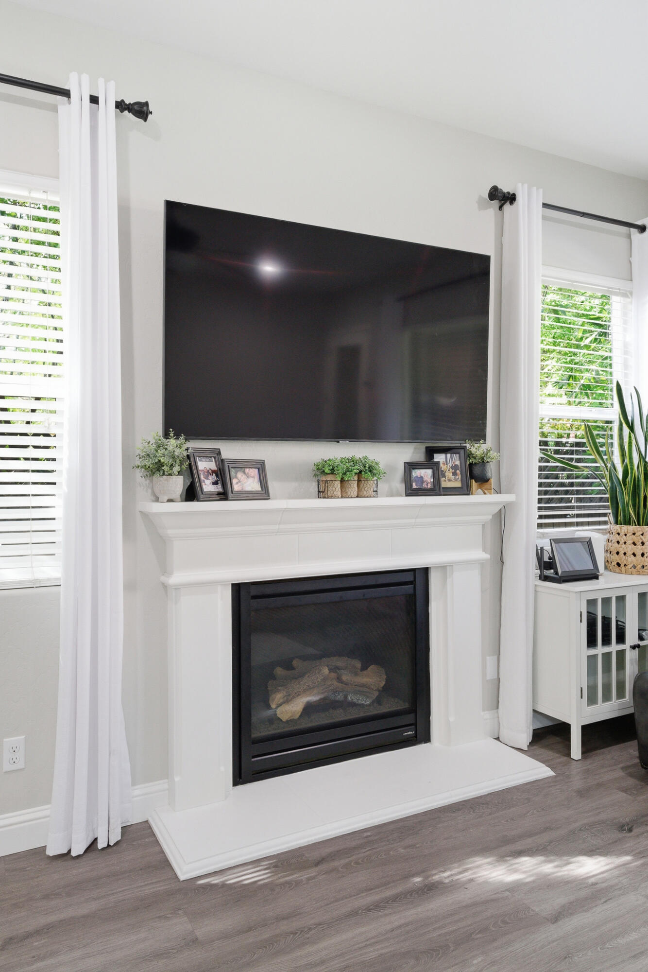 1301 N University Ct, Visalia, CA 93291