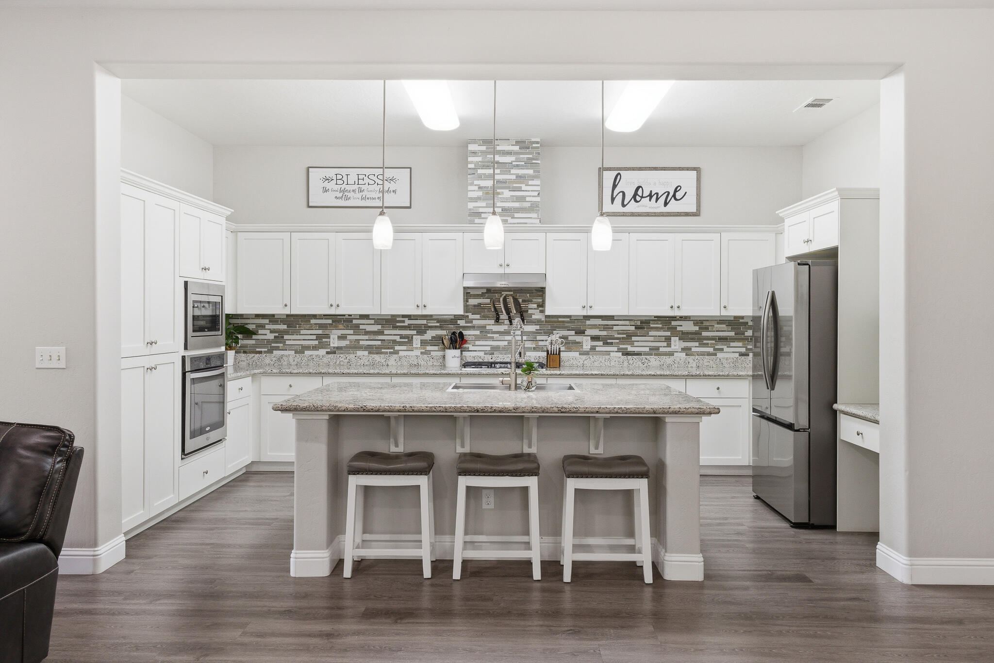 1301 N University Ct, Visalia, CA 93291