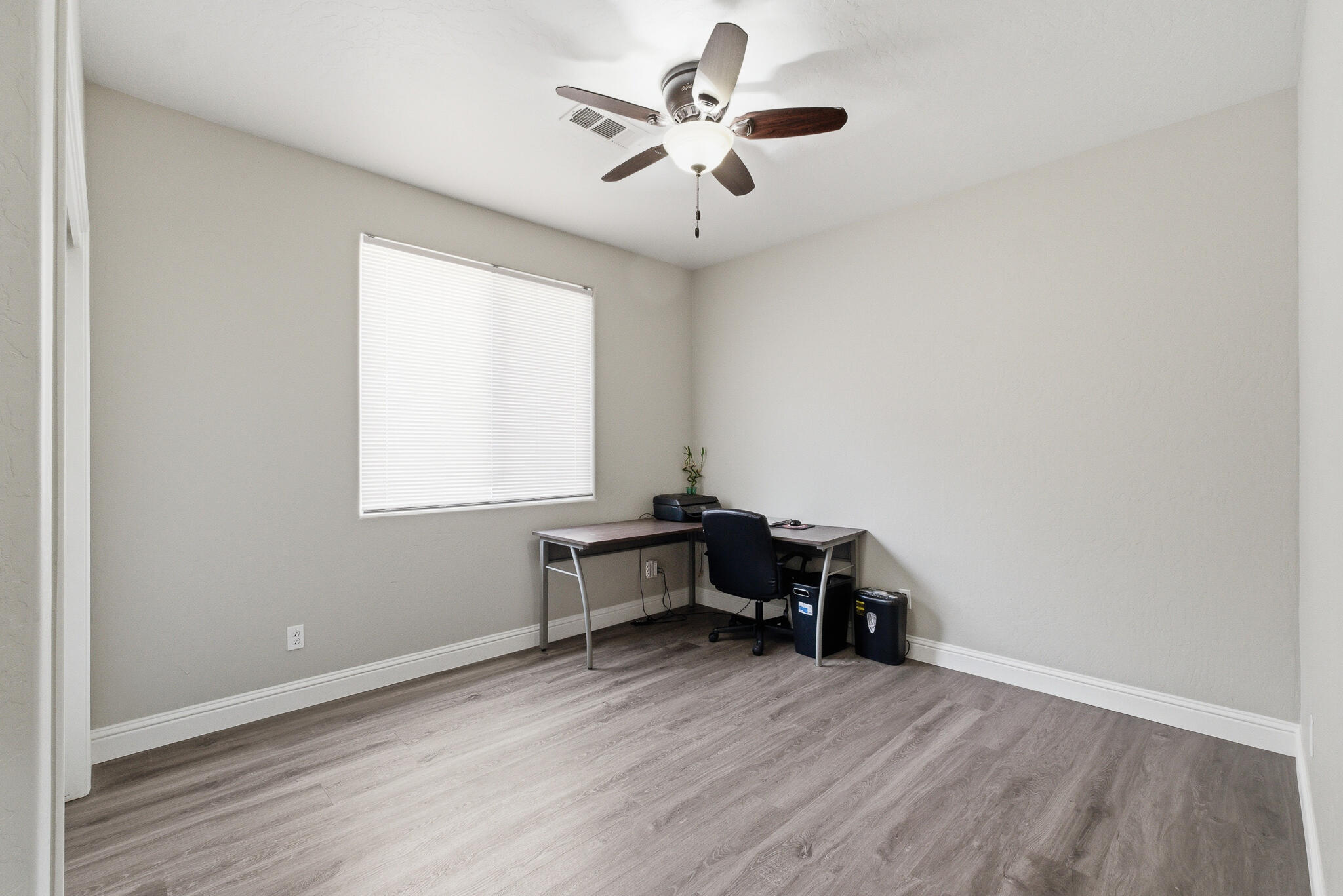 1301 N University Ct, Visalia, CA 93291