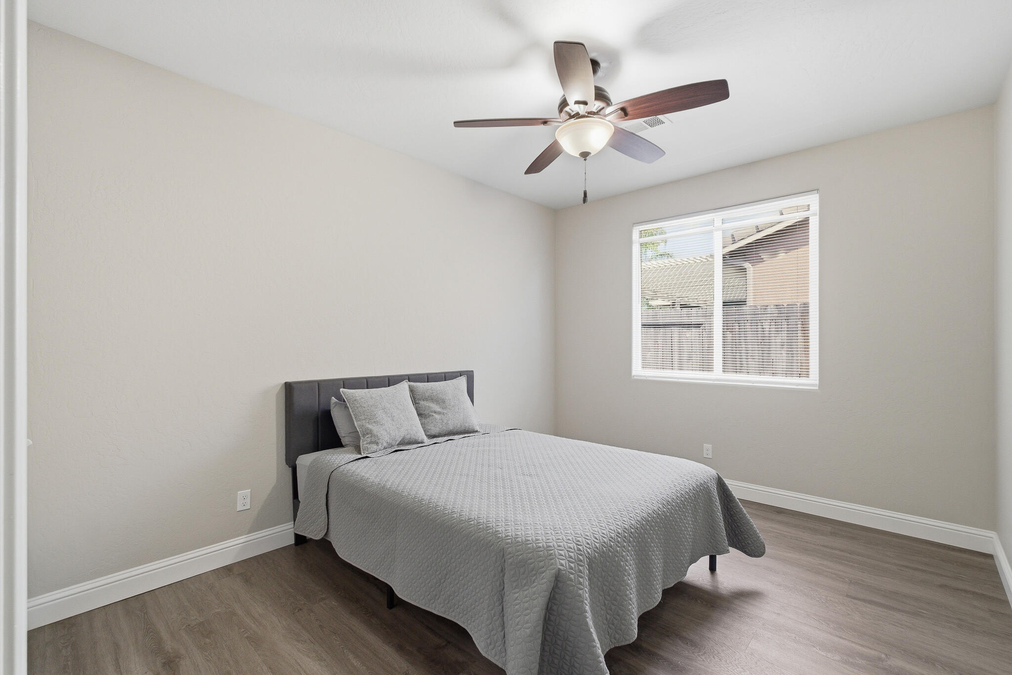 1301 N University Ct, Visalia, CA 93291