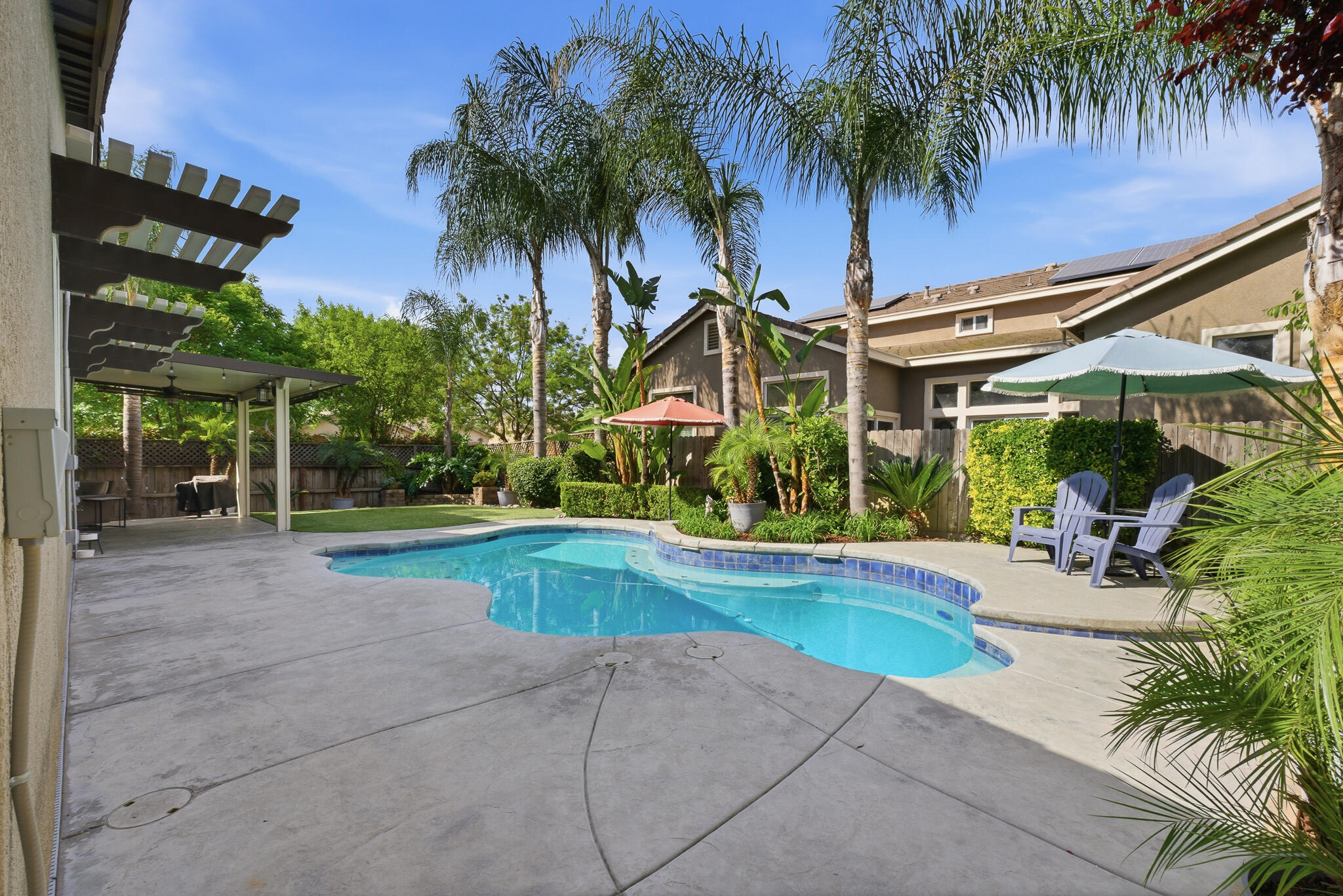 1301 N University Ct, Visalia, CA 93291