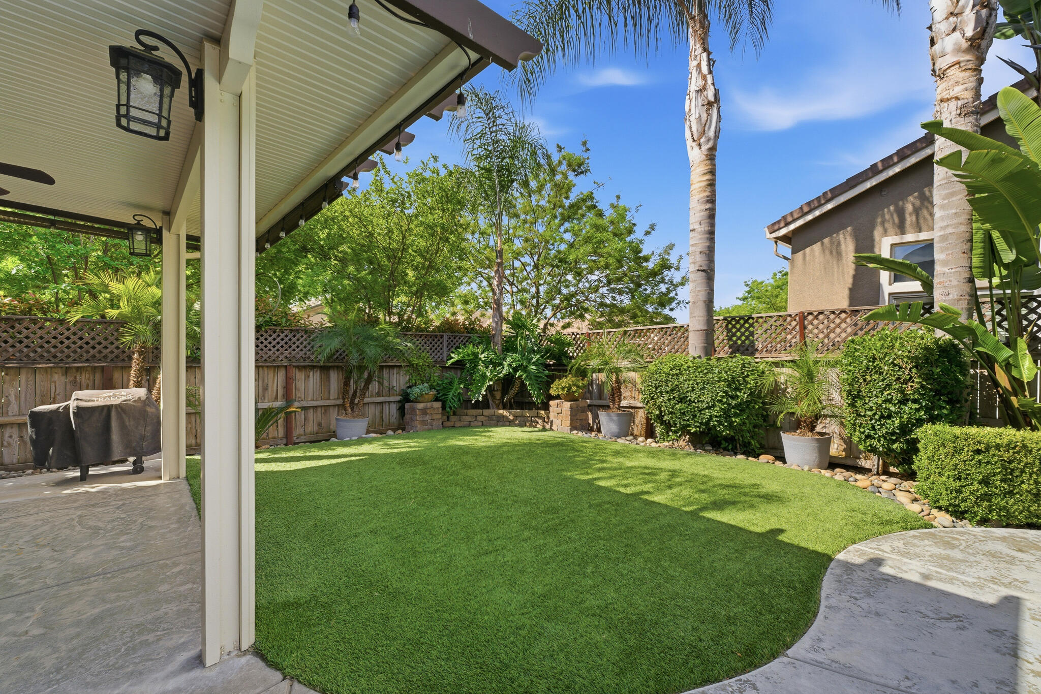 1301 N University Ct, Visalia, CA 93291