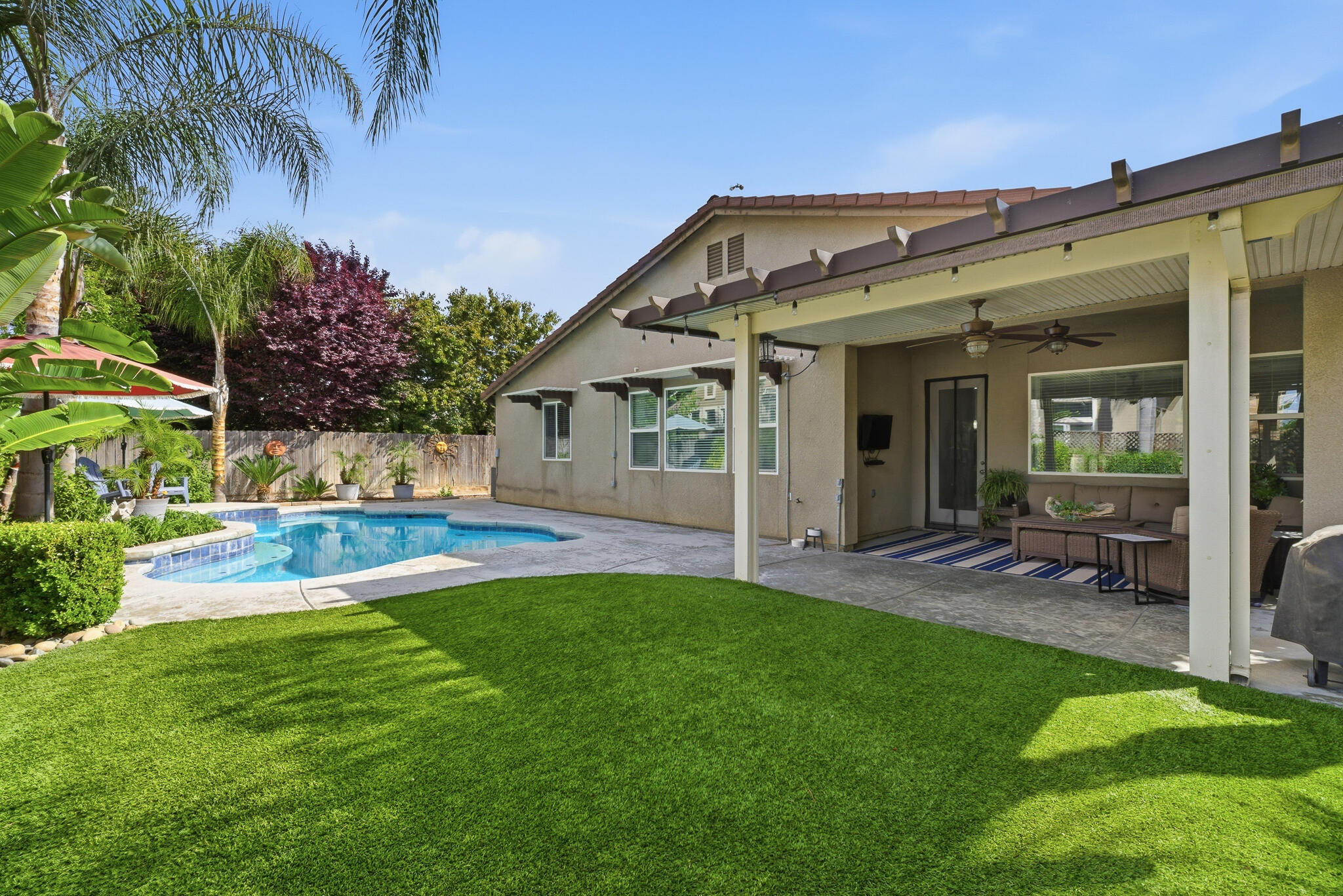 1301 N University Ct, Visalia, CA 93291