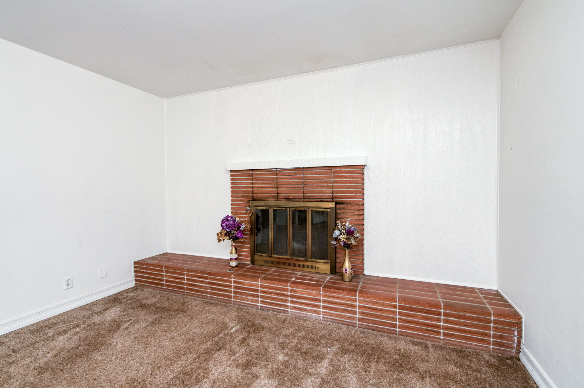 636 N Newton Dr, Dinuba, CA 93618