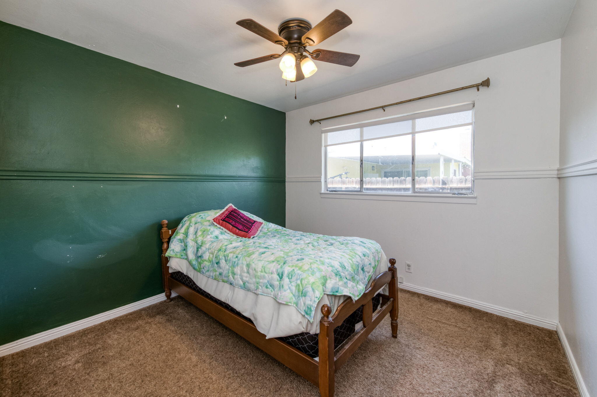 636 N Newton Dr, Dinuba, CA 93618