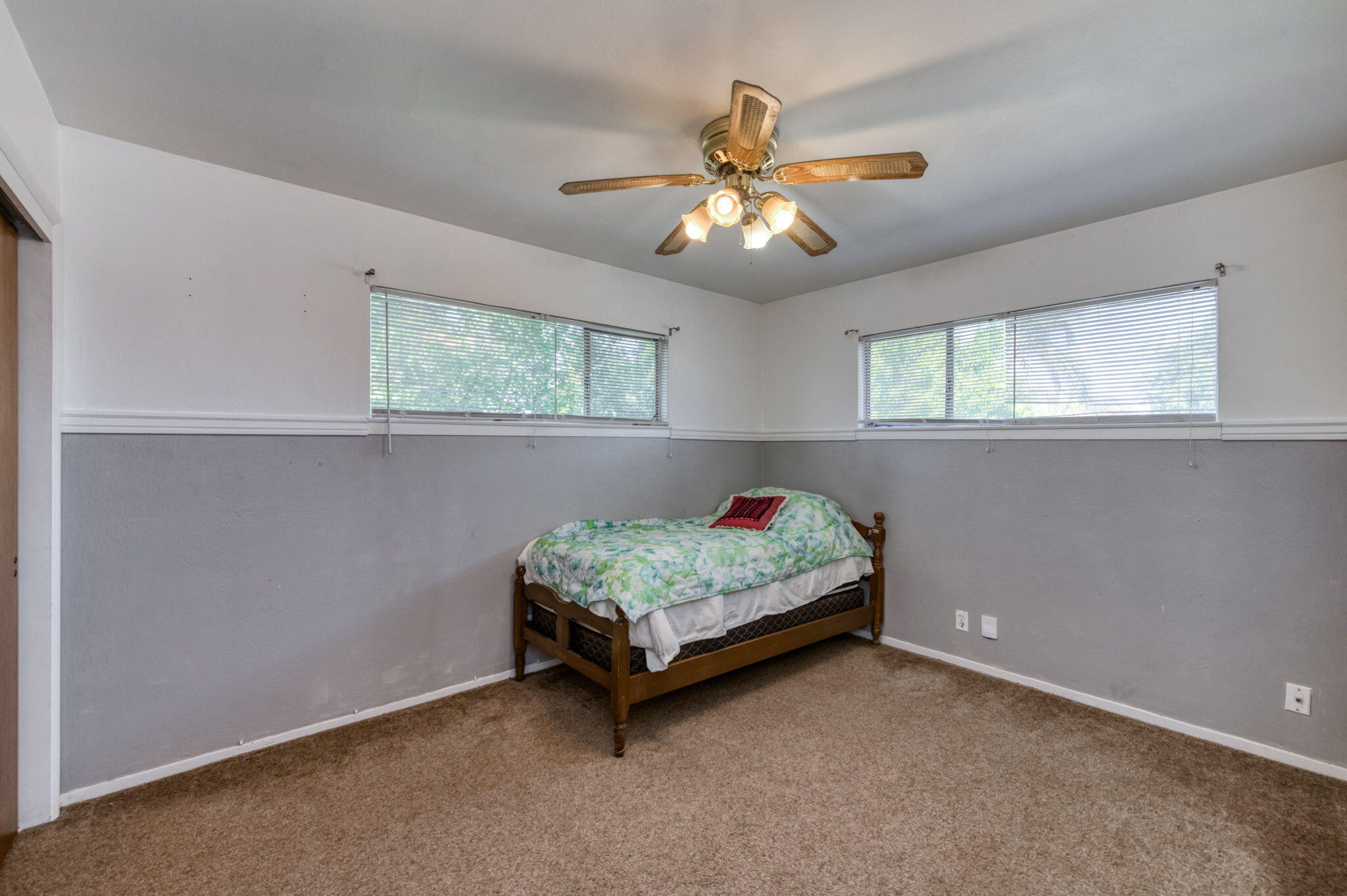 636 N Newton Dr, Dinuba, CA 93618