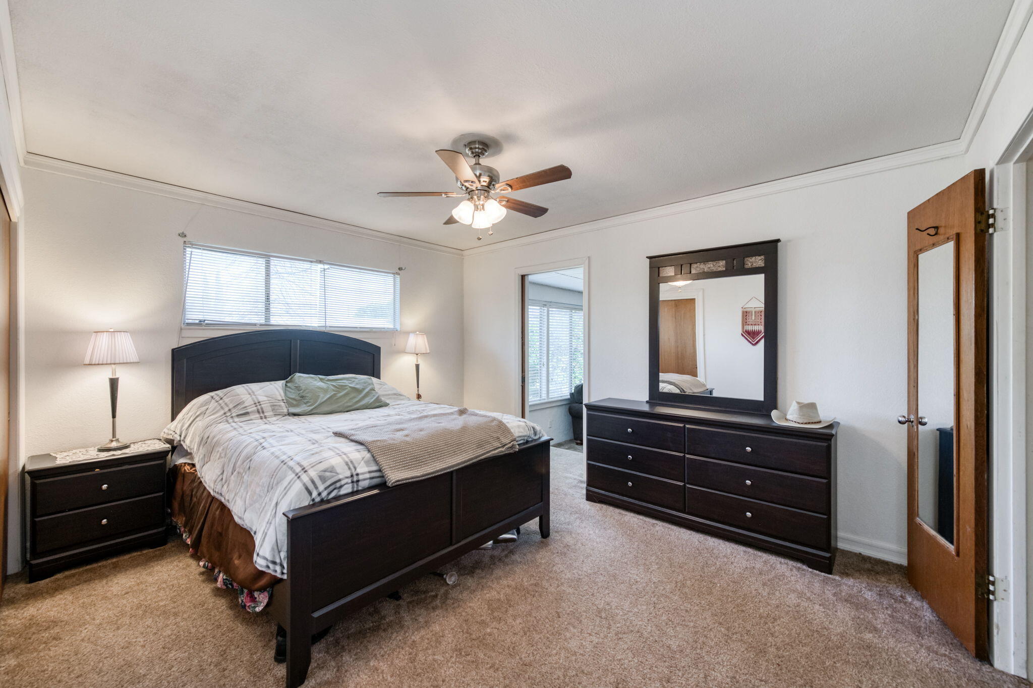 636 N Newton Dr, Dinuba, CA 93618