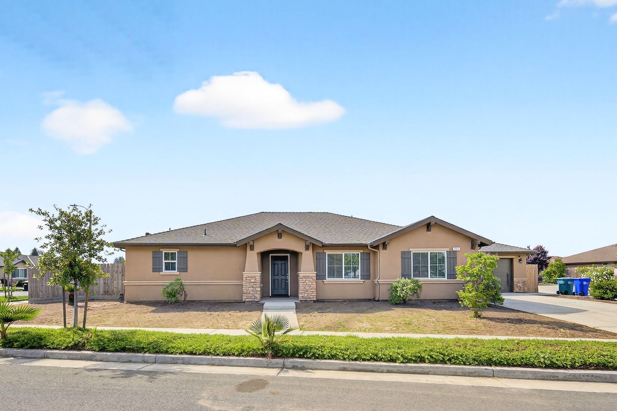 2611 W W Theta Ave, Porterville, CA 93257