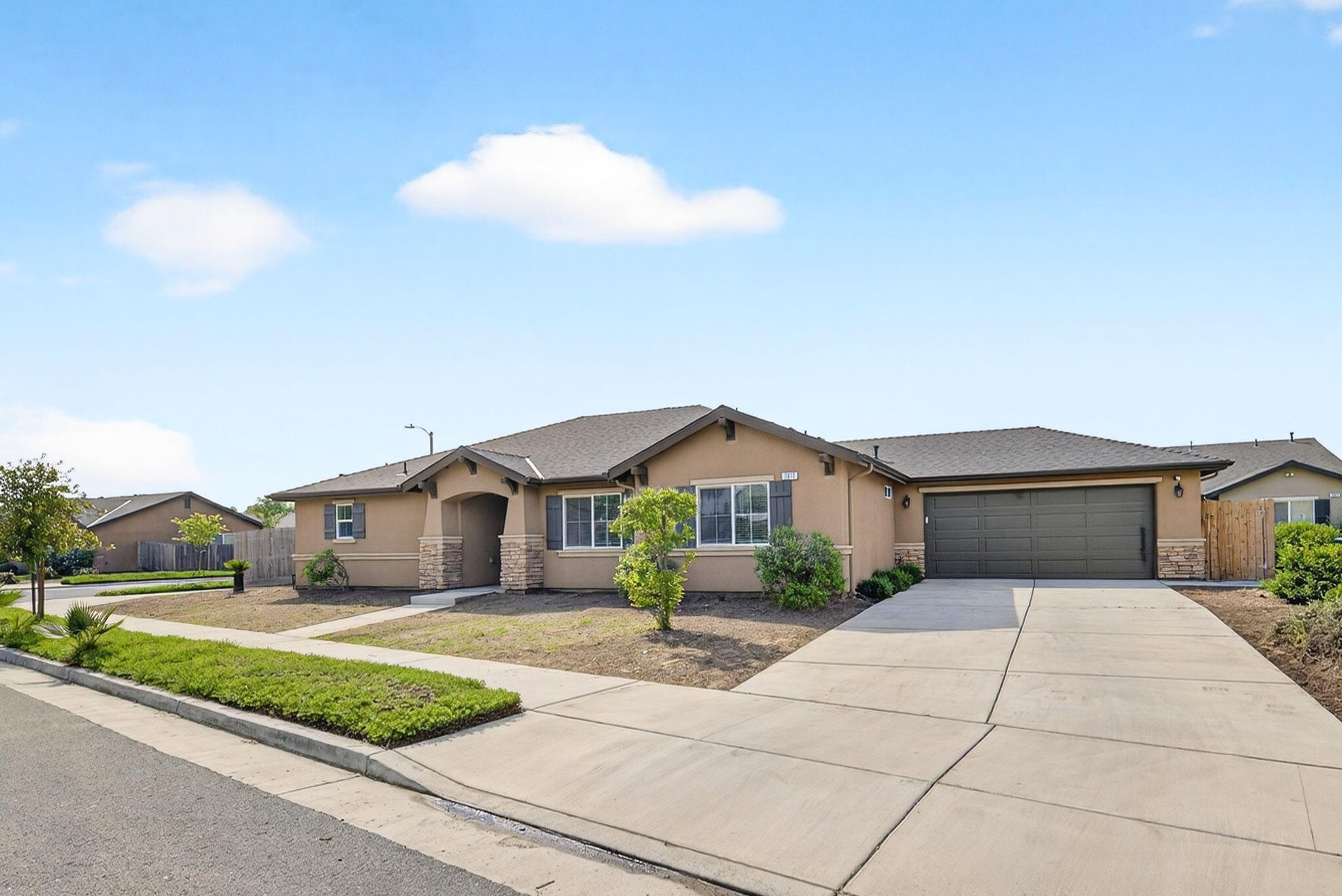 2611 W W Theta Ave, Porterville, CA 93257