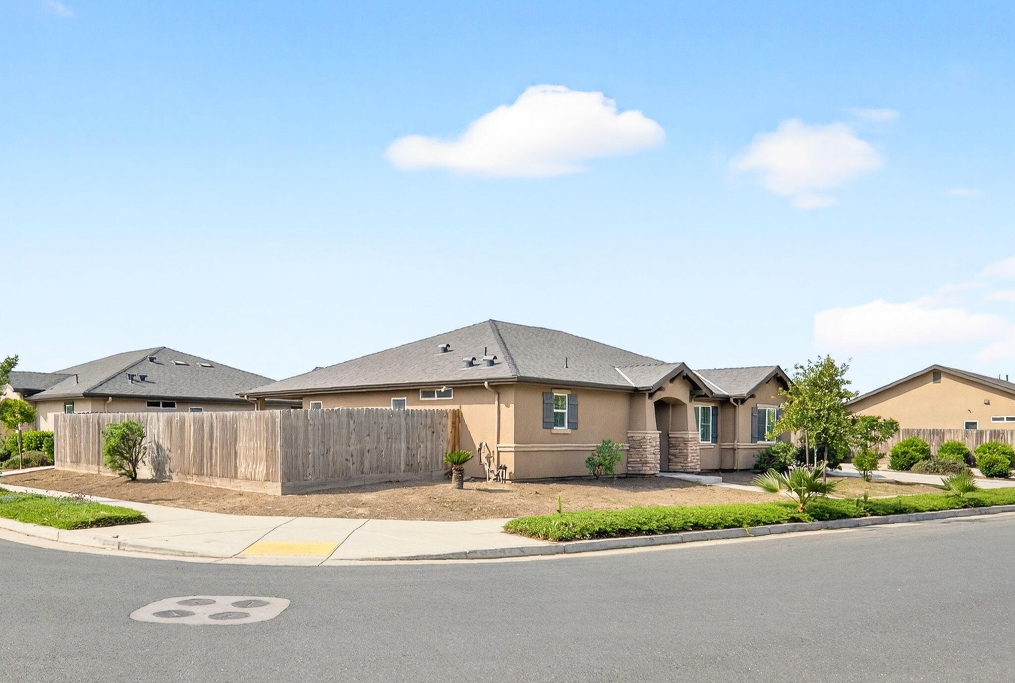 2611 W W Theta Ave, Porterville, CA 93257