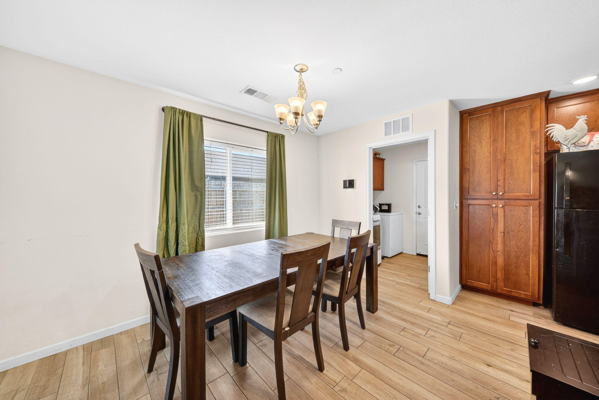 2611 W W Theta Ave, Porterville, CA 93257