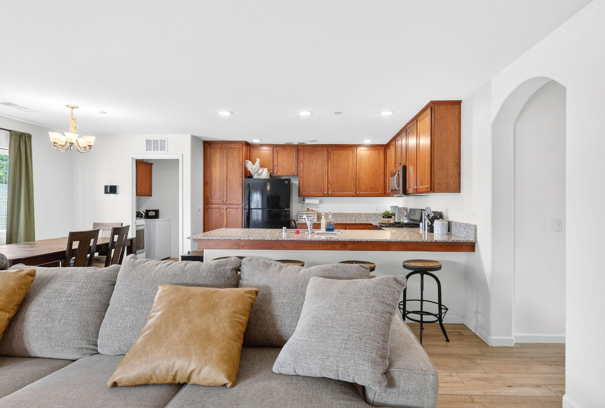 2611 W W Theta Ave, Porterville, CA 93257