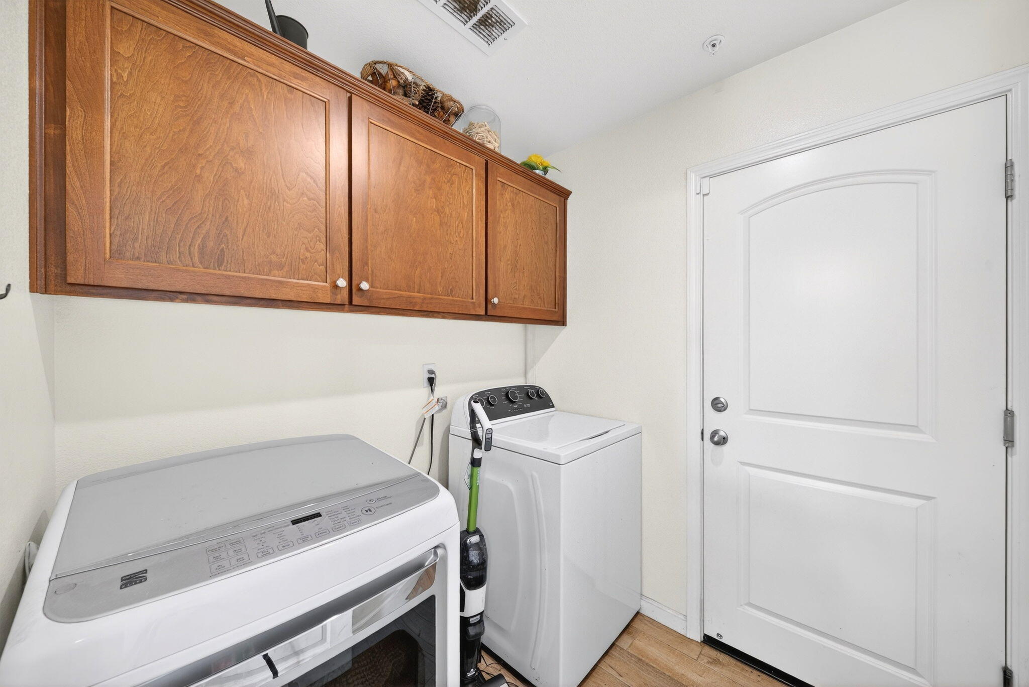 2611 W W Theta Ave, Porterville, CA 93257