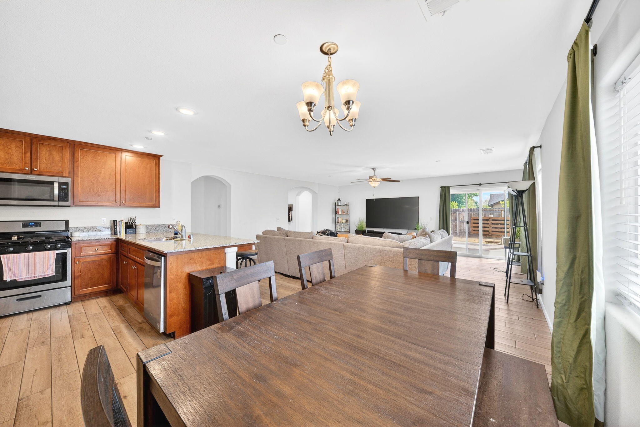 2611 W W Theta Ave, Porterville, CA 93257