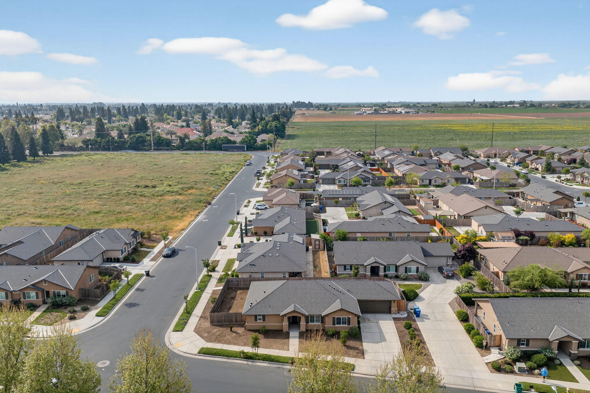 2611 W W Theta Ave, Porterville, CA 93257