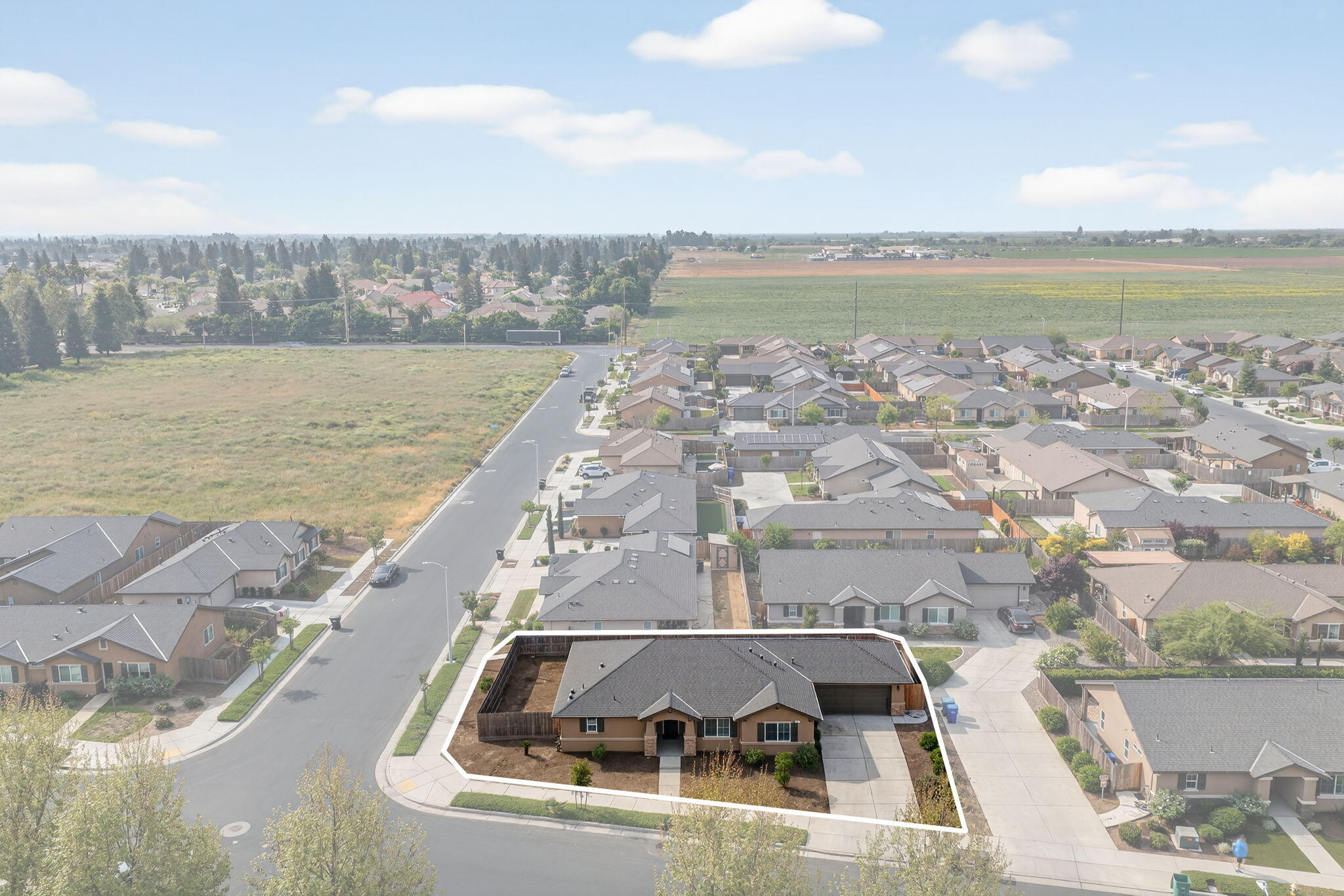 2611 W W Theta Ave, Porterville, CA 93257