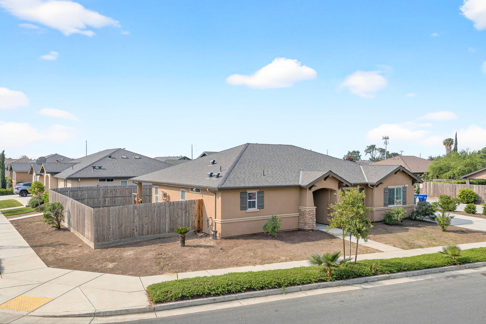 2611 W W Theta Ave, Porterville, CA 93257