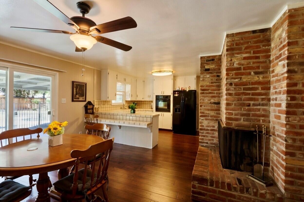 494 E Merritt Ave, Tulare, CA 93274