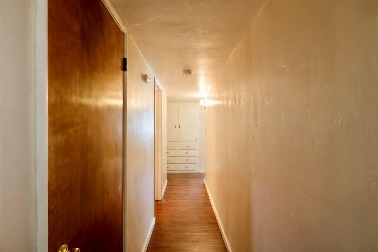 494 E Merritt Ave, Tulare, CA 93274