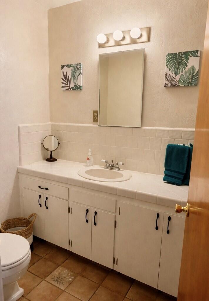 494 E Merritt Ave, Tulare, CA 93274