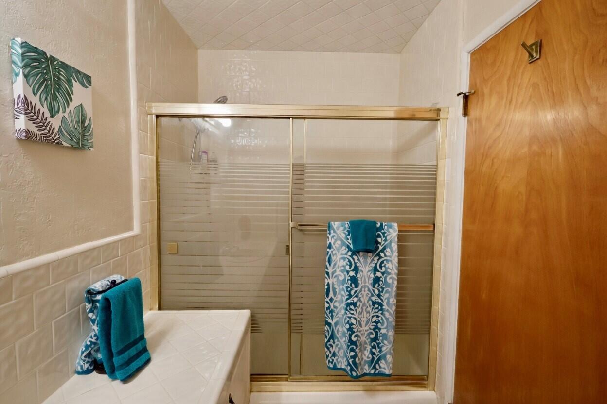 494 E Merritt Ave, Tulare, CA 93274