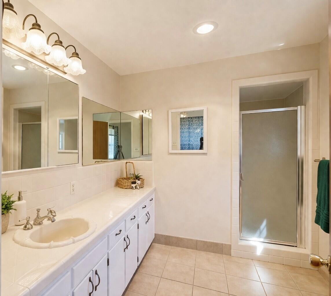 494 E Merritt Ave, Tulare, CA 93274