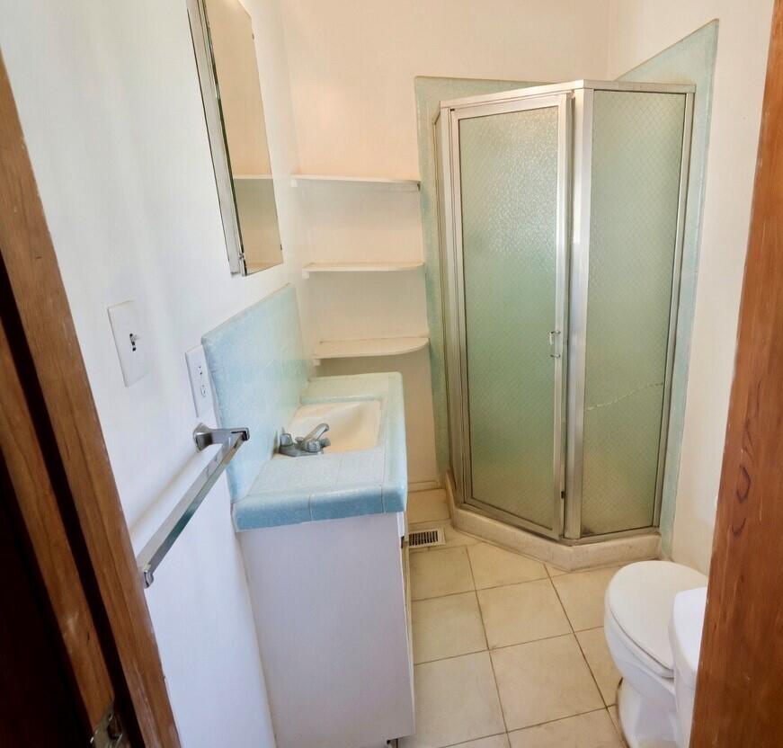 494 E Merritt Ave, Tulare, CA 93274