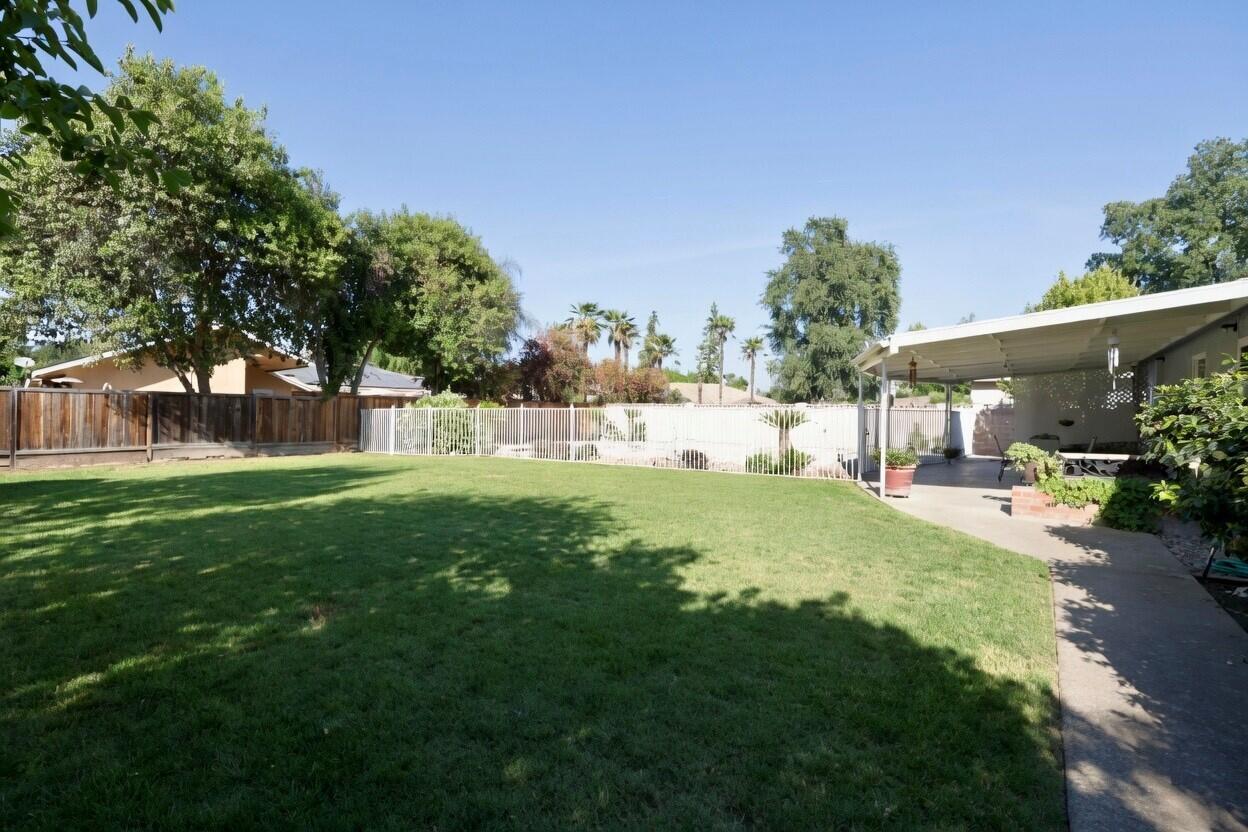 494 E Merritt Ave, Tulare, CA 93274