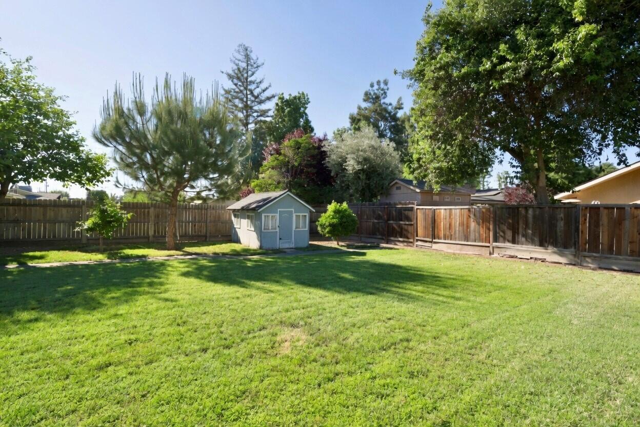 494 E Merritt Ave, Tulare, CA 93274
