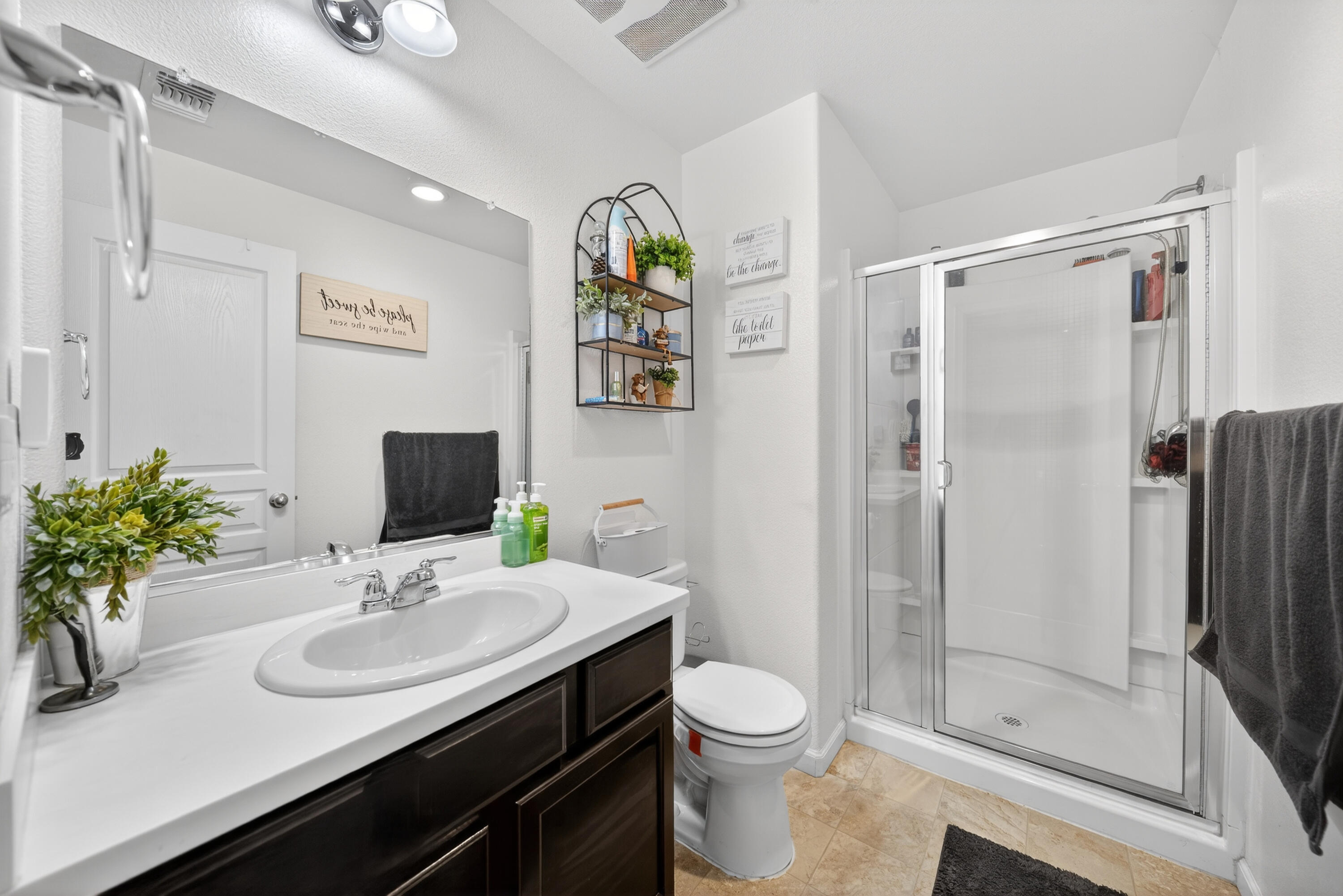 975 Topaz Ave, Lemoore, CA 93245