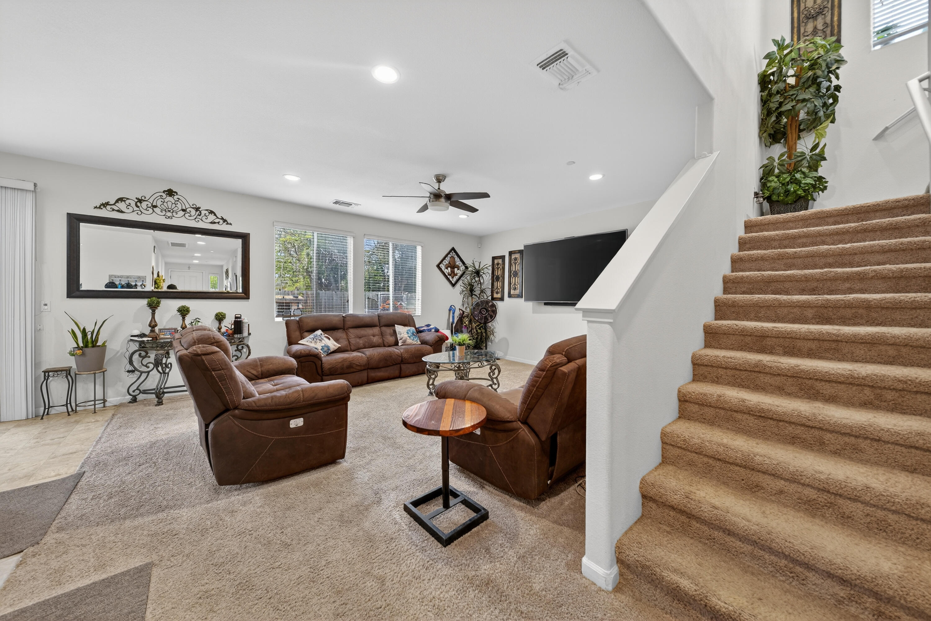 975 Topaz Ave, Lemoore, CA 93245