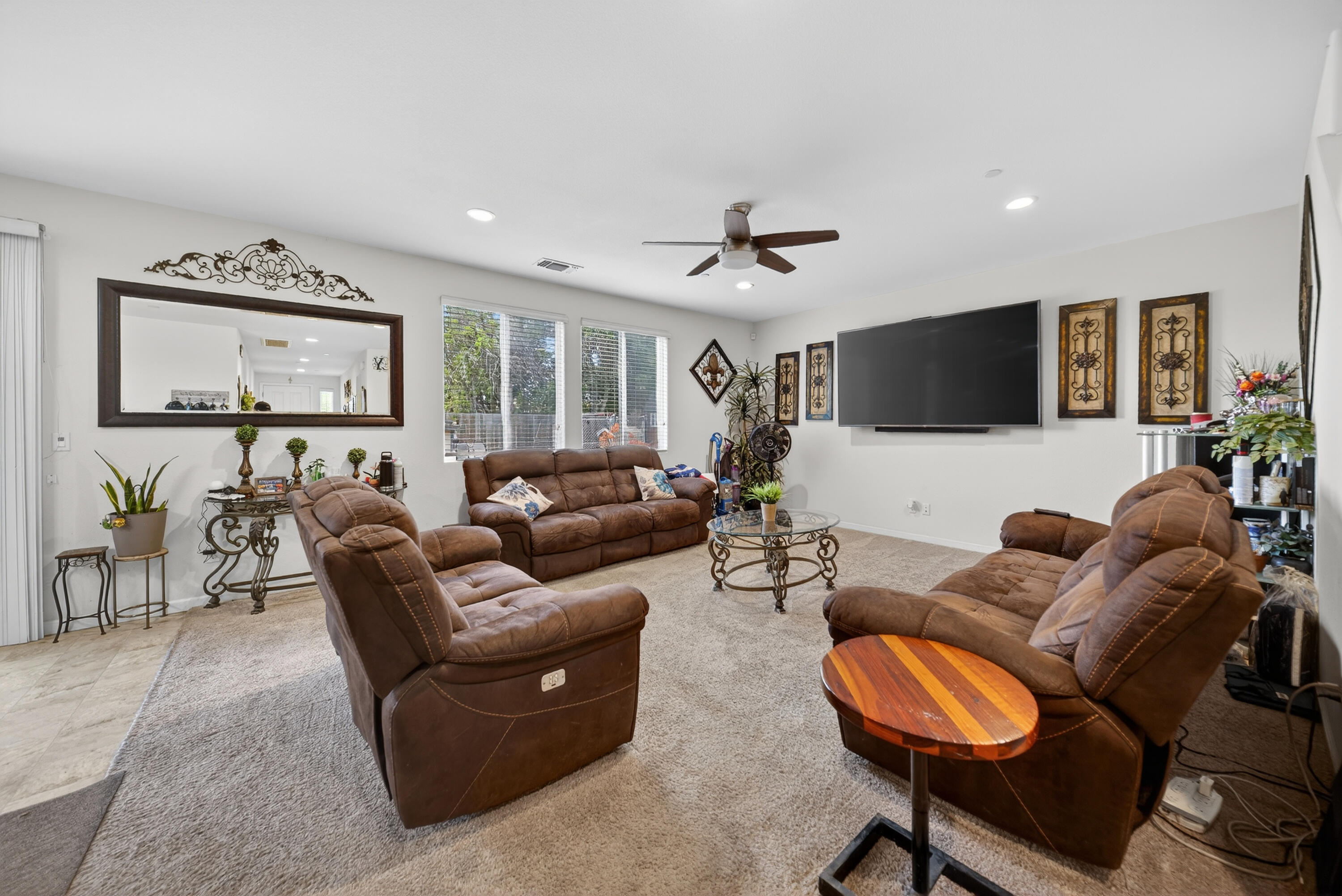 975 Topaz Ave, Lemoore, CA 93245