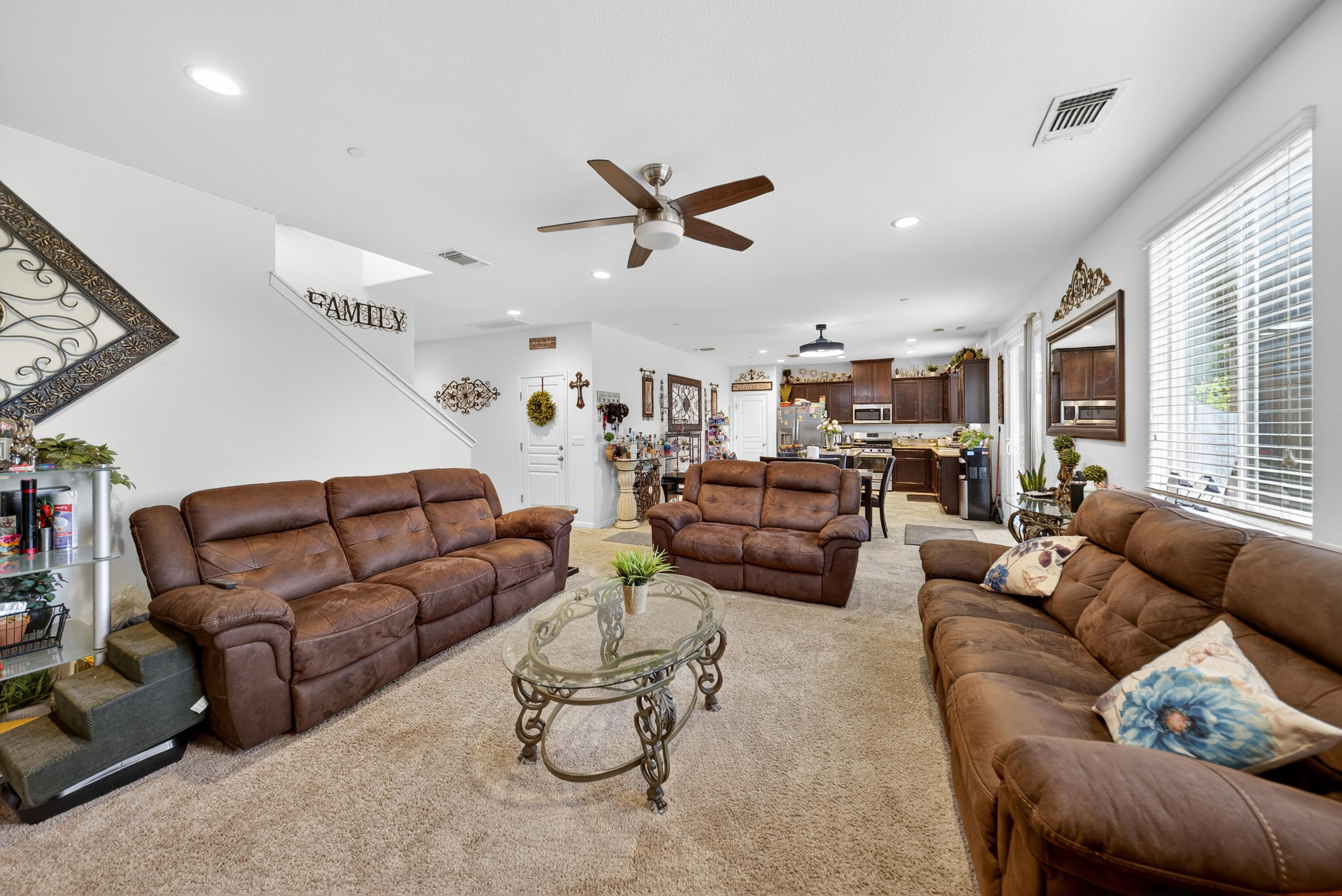 975 Topaz Ave, Lemoore, CA 93245