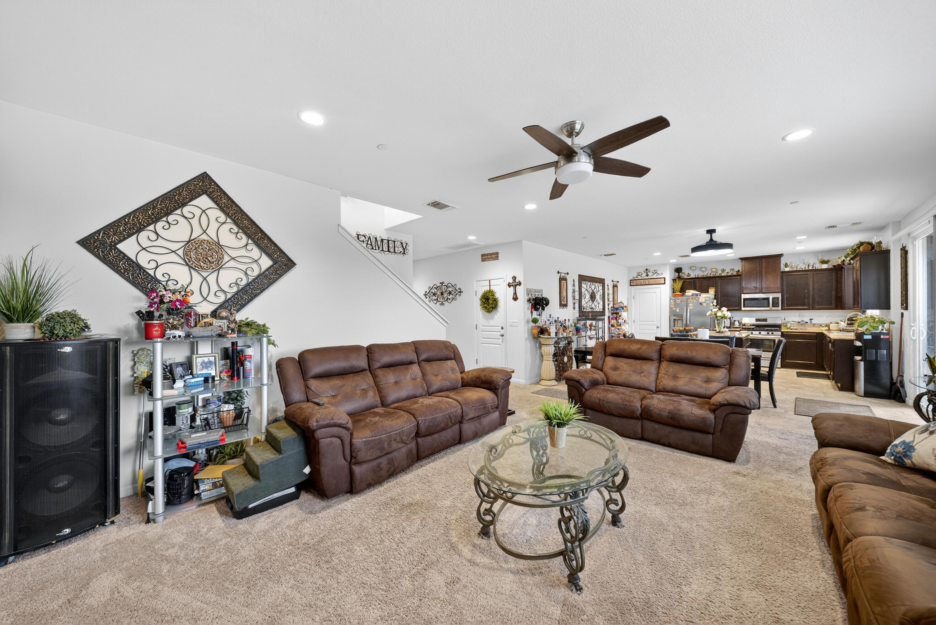 975 Topaz Ave, Lemoore, CA 93245