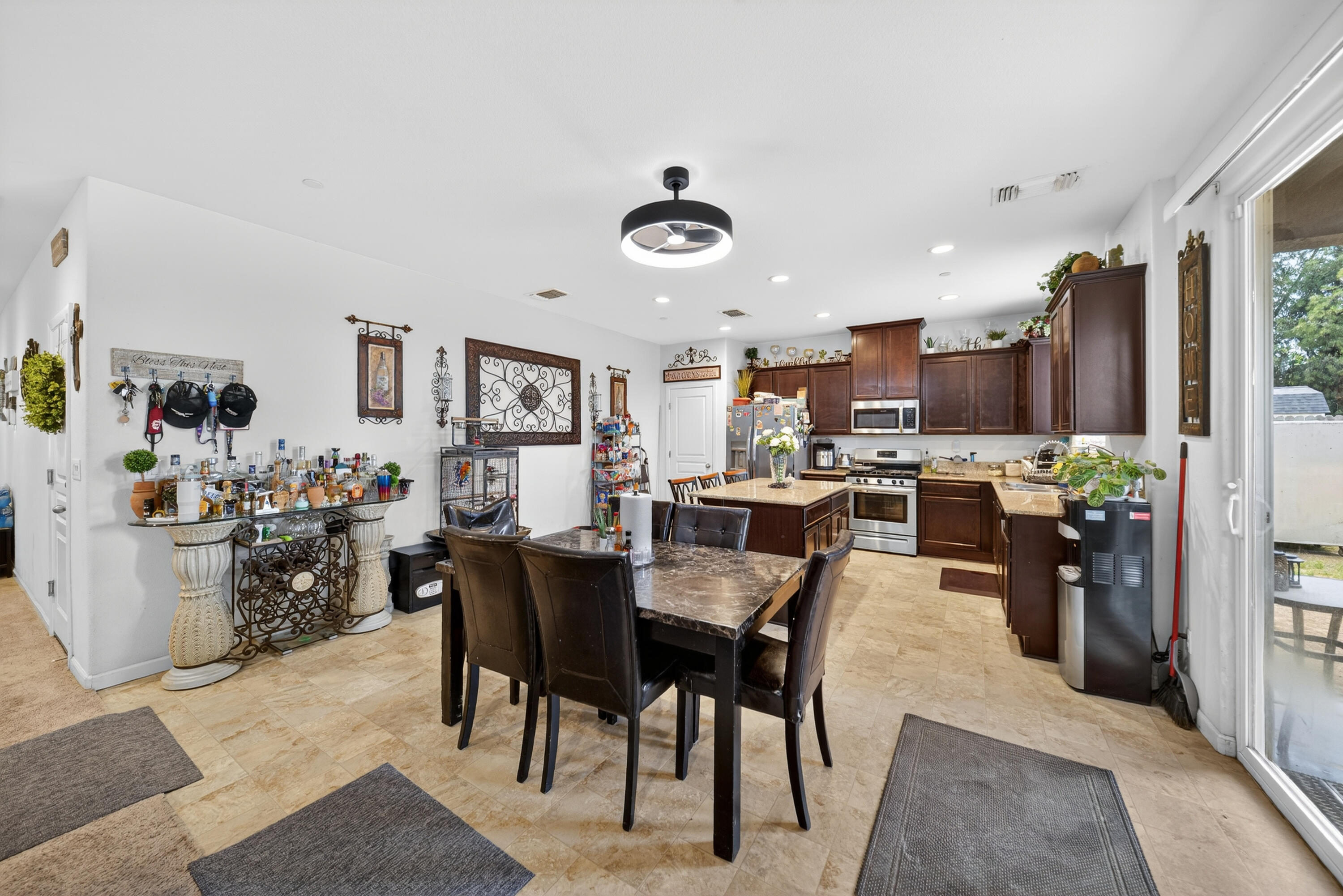 975 Topaz Ave, Lemoore, CA 93245