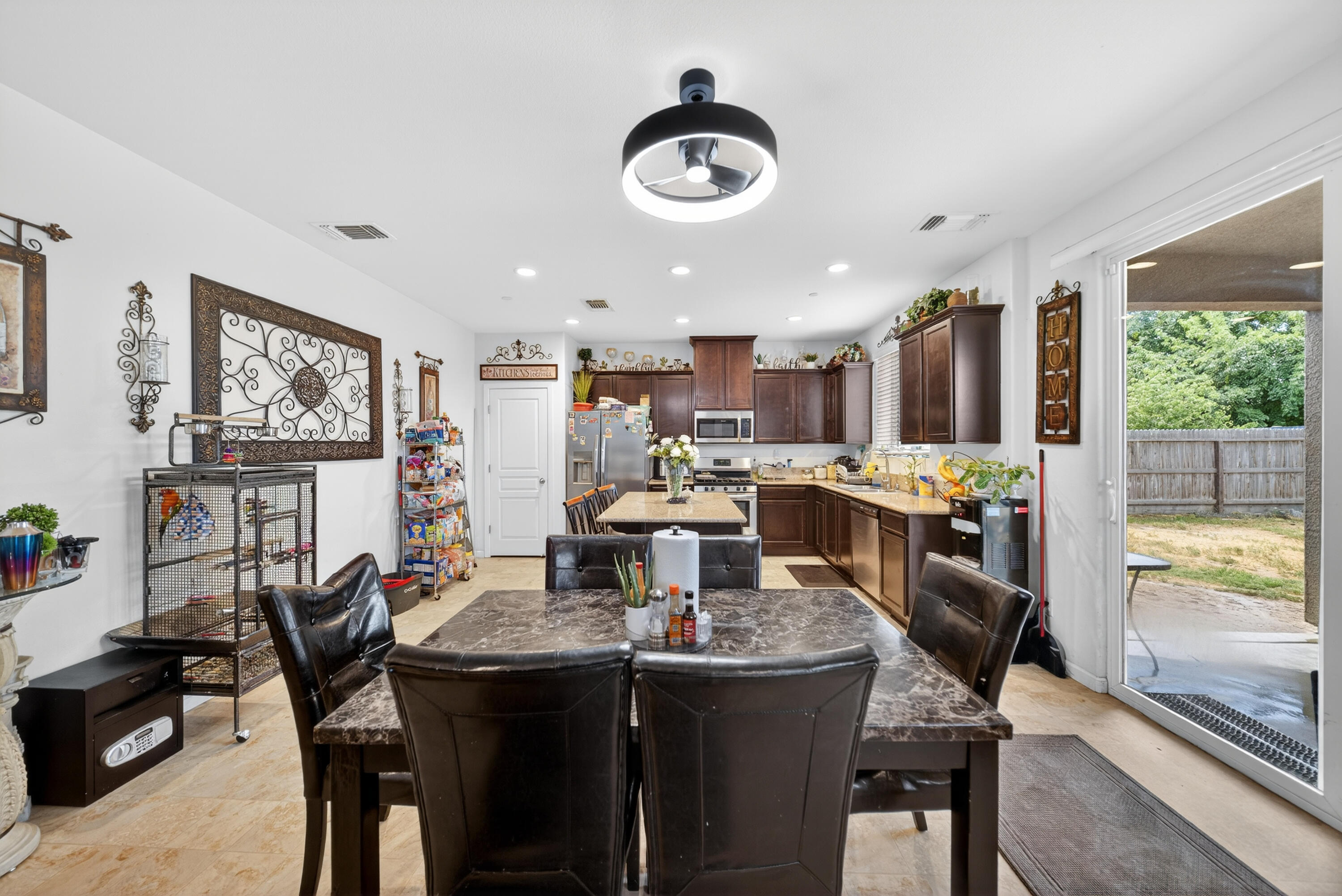 975 Topaz Ave, Lemoore, CA 93245